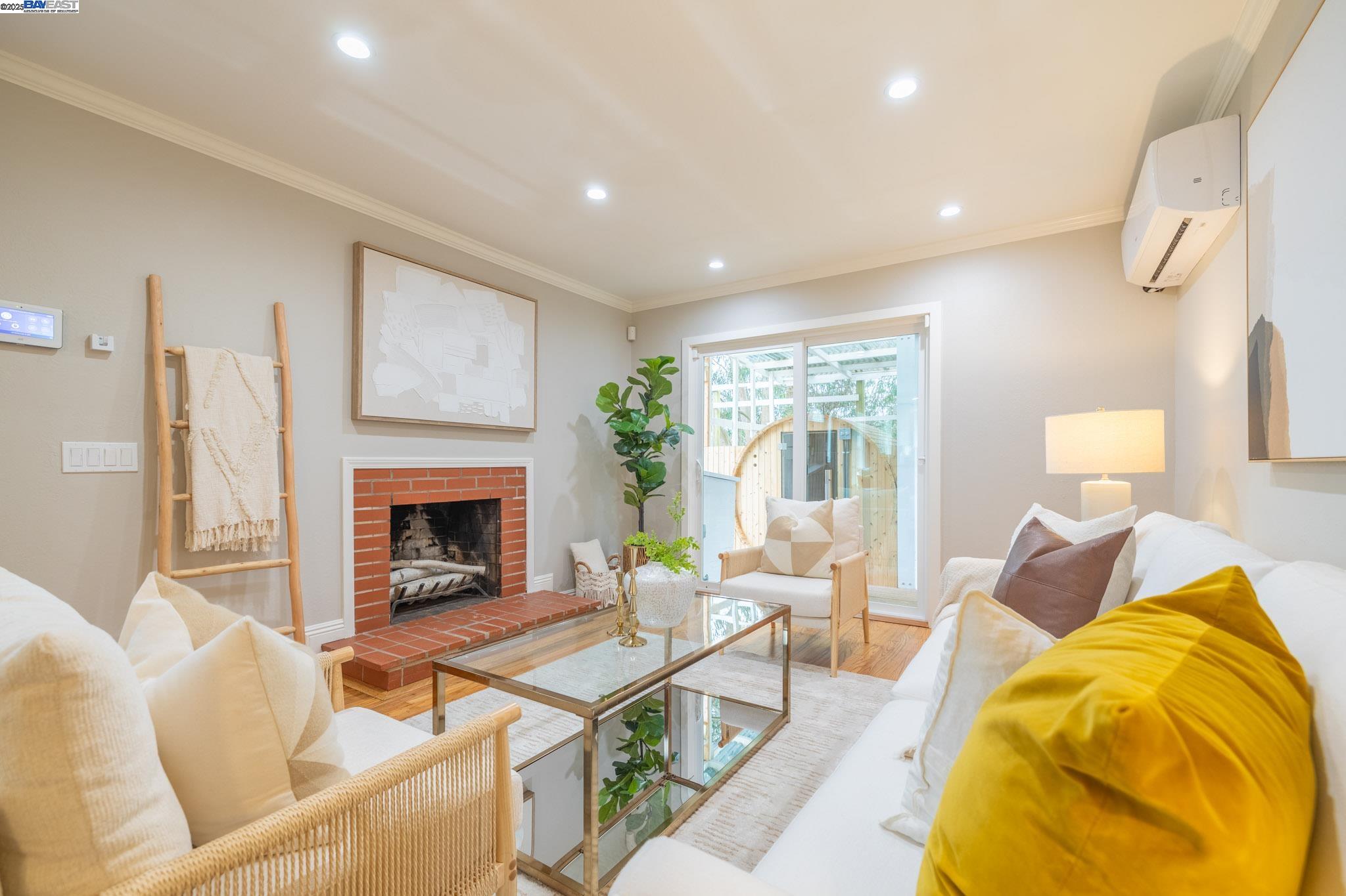 Detail Gallery Image 5 of 47 For 2771 Fleetwood Drive, San Bruno,  CA 94066 - 3 Beds | 2 Baths