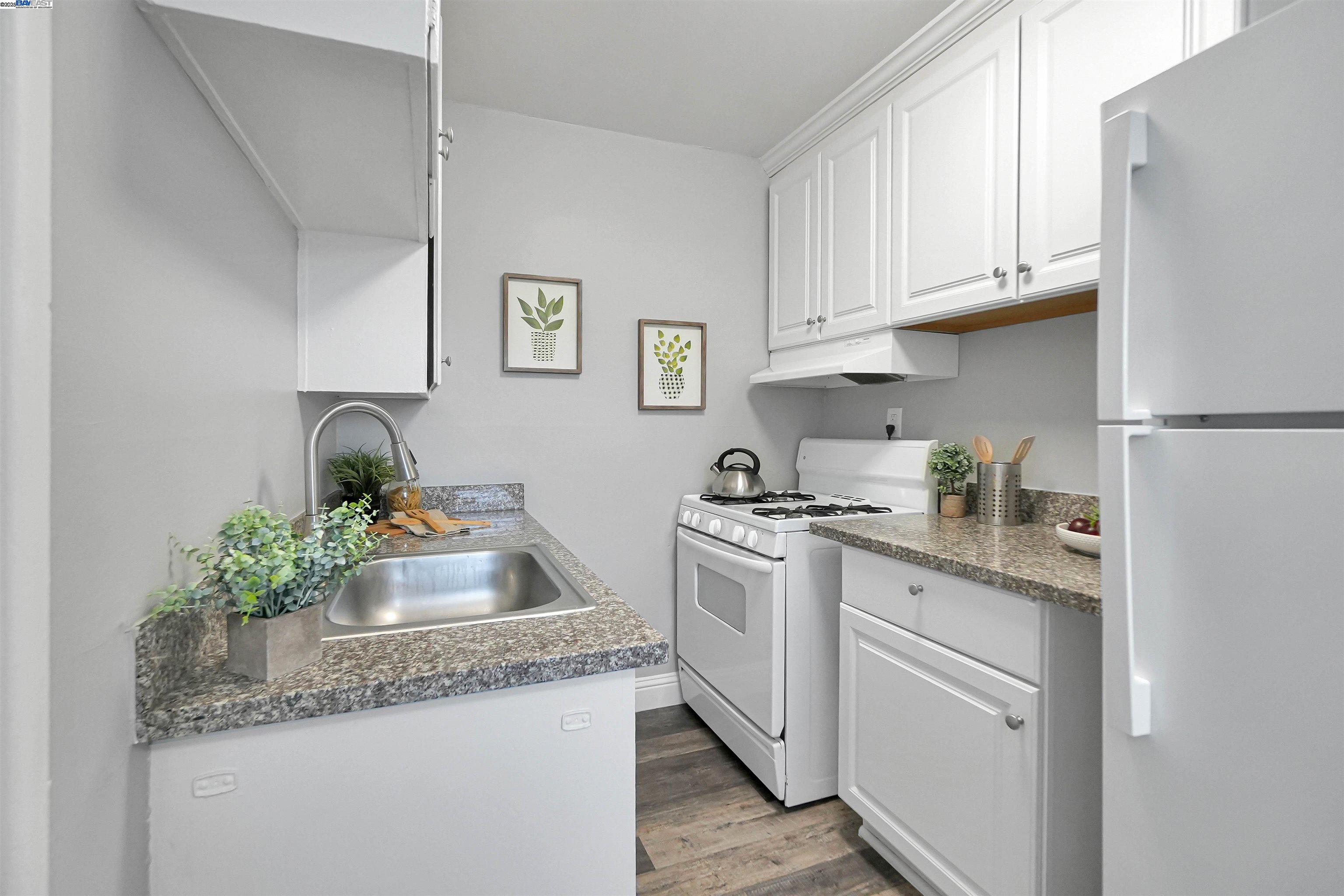 Detail Gallery Image 14 of 35 For 25007 Oneil Ave, Hayward,  CA 94544 - 1 Beds | 1 Baths