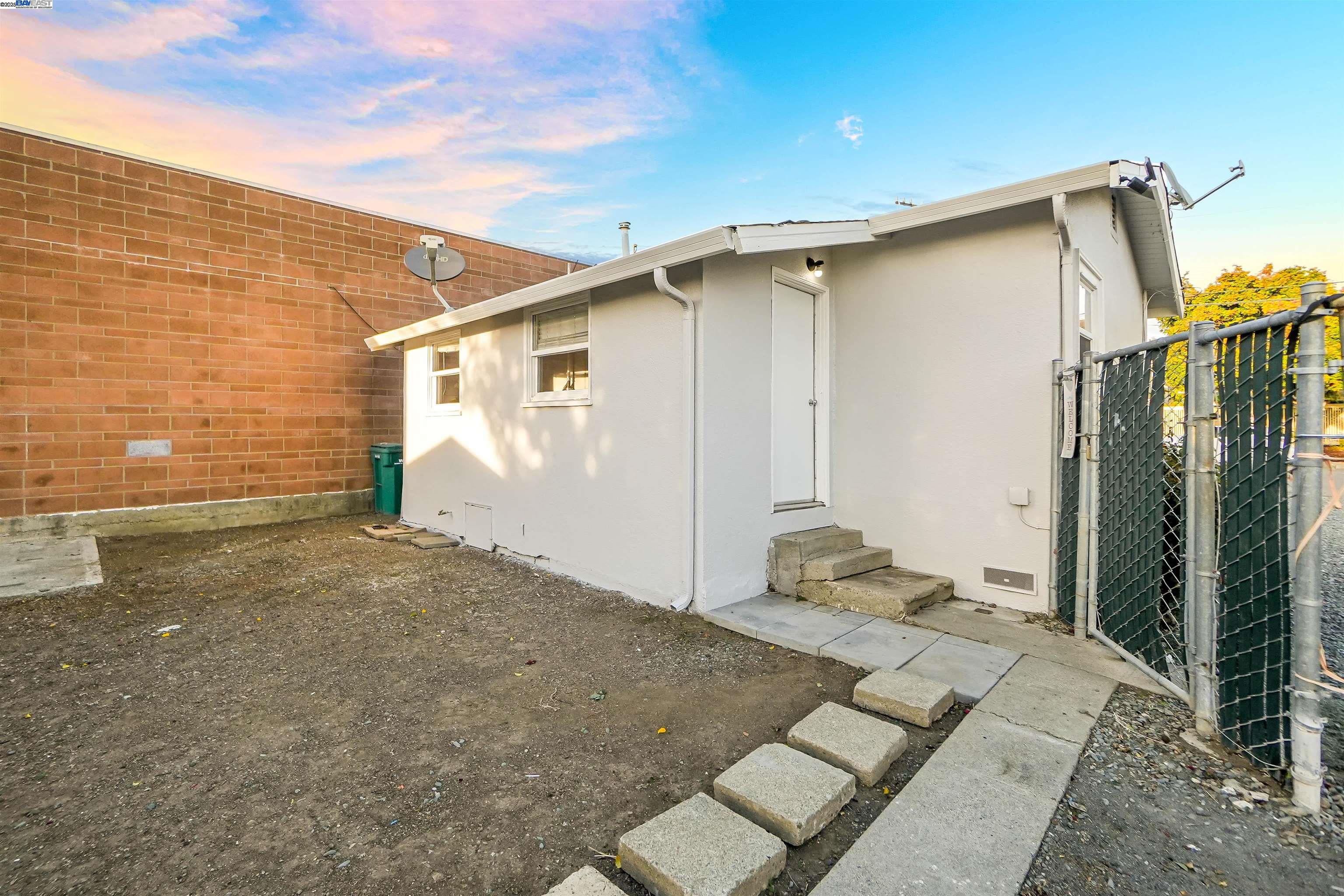 Detail Gallery Image 23 of 35 For 25007 Oneil Ave, Hayward,  CA 94544 - 1 Beds | 1 Baths