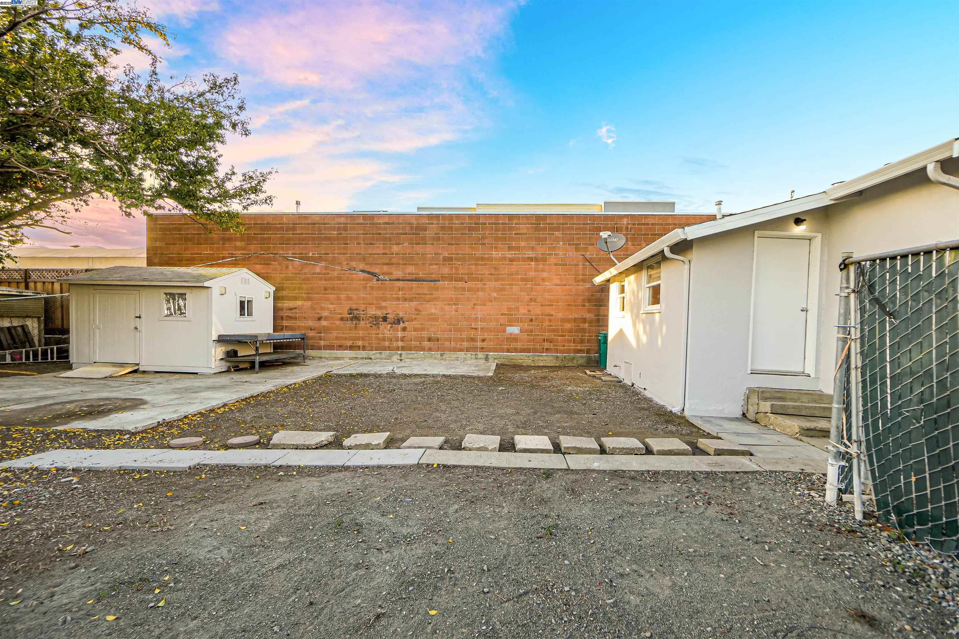 Detail Gallery Image 25 of 35 For 25007 Oneil Ave, Hayward,  CA 94544 - 1 Beds | 1 Baths