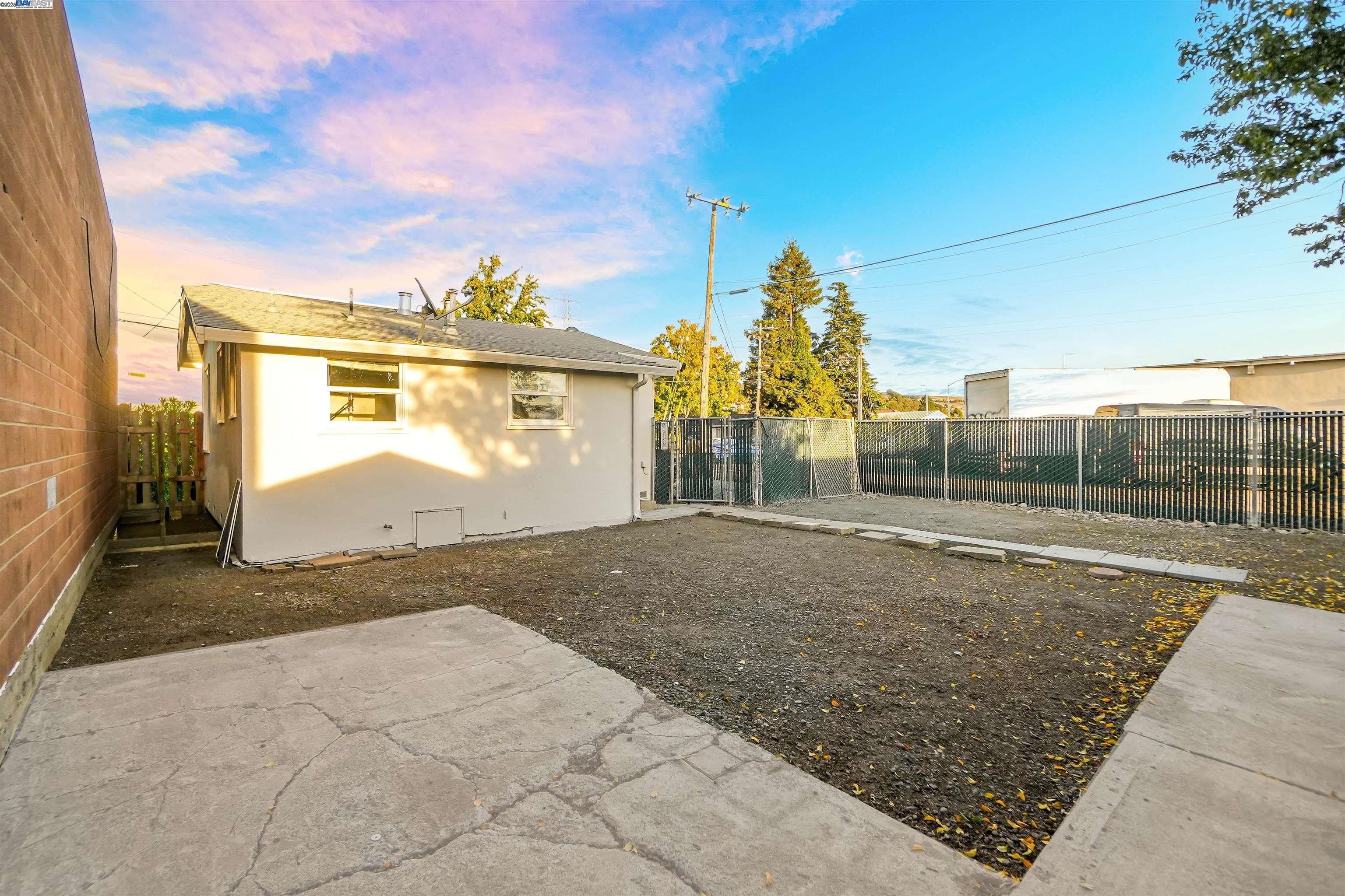 Detail Gallery Image 28 of 35 For 25007 Oneil Ave, Hayward,  CA 94544 - 1 Beds | 1 Baths