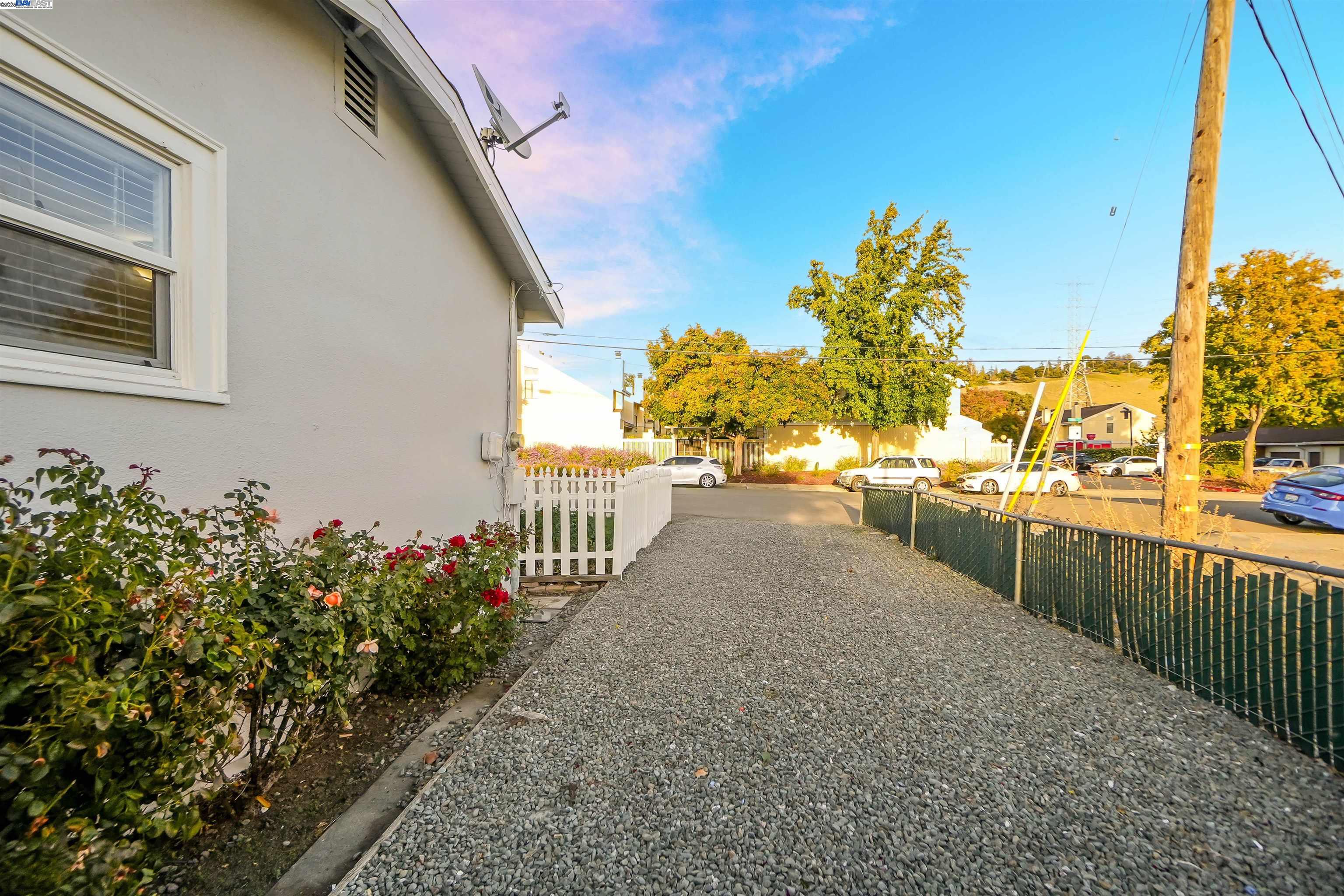 Detail Gallery Image 29 of 35 For 25007 Oneil Ave, Hayward,  CA 94544 - 1 Beds | 1 Baths