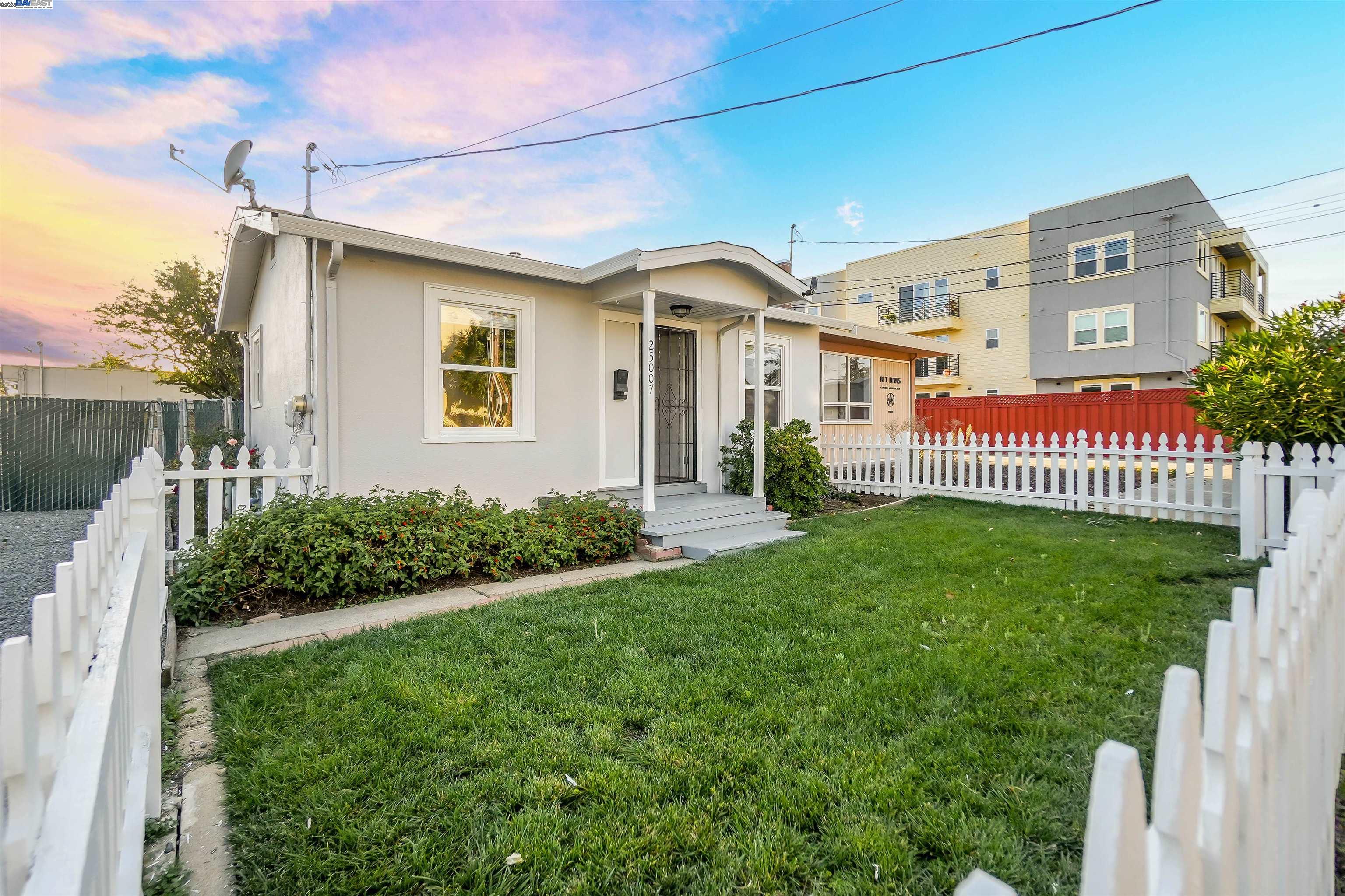 Detail Gallery Image 4 of 35 For 25007 Oneil Ave, Hayward,  CA 94544 - 1 Beds | 1 Baths