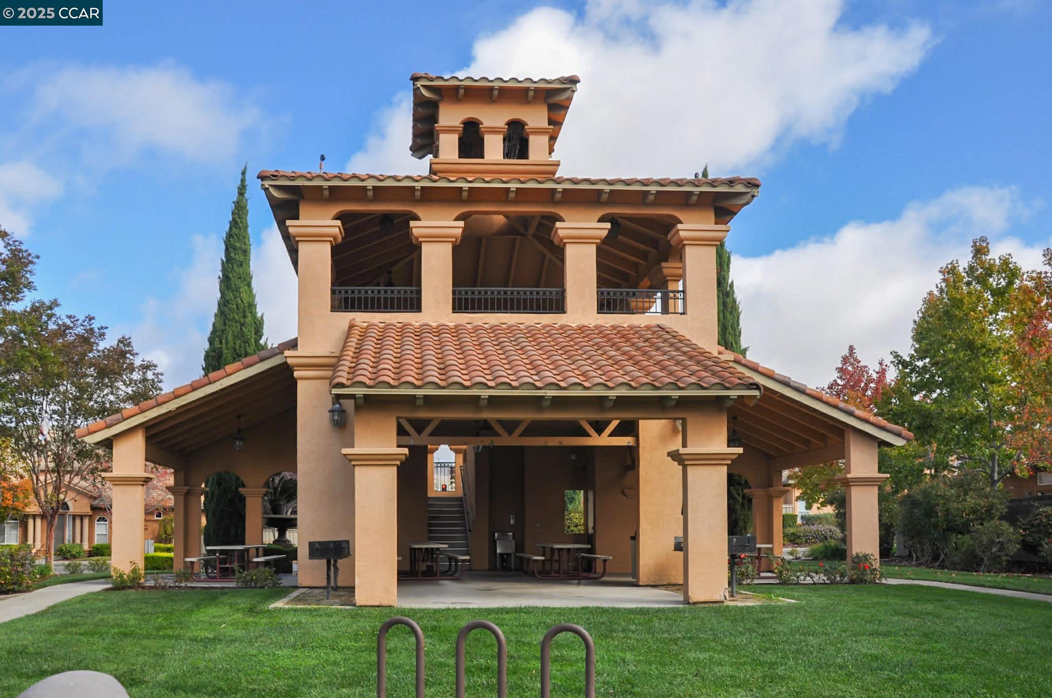 Detail Gallery Image 25 of 32 For 7809 Caracena Ct, Vallejo,  CA 94591 - 3 Beds | 2/1 Baths