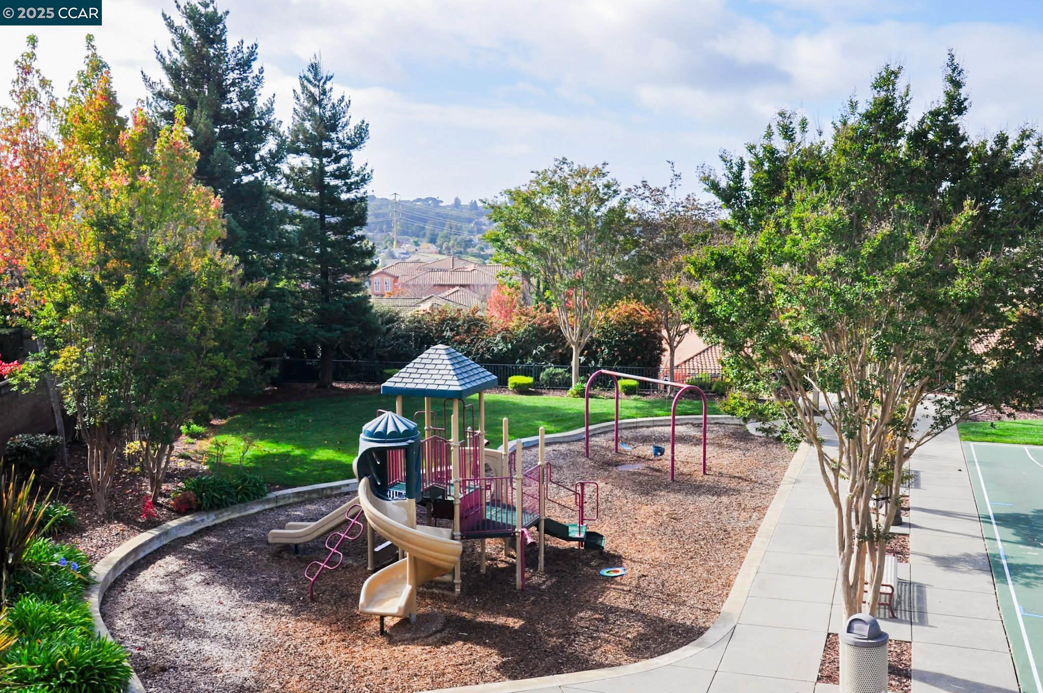 Detail Gallery Image 27 of 32 For 7809 Caracena Ct, Vallejo,  CA 94591 - 3 Beds | 2/1 Baths