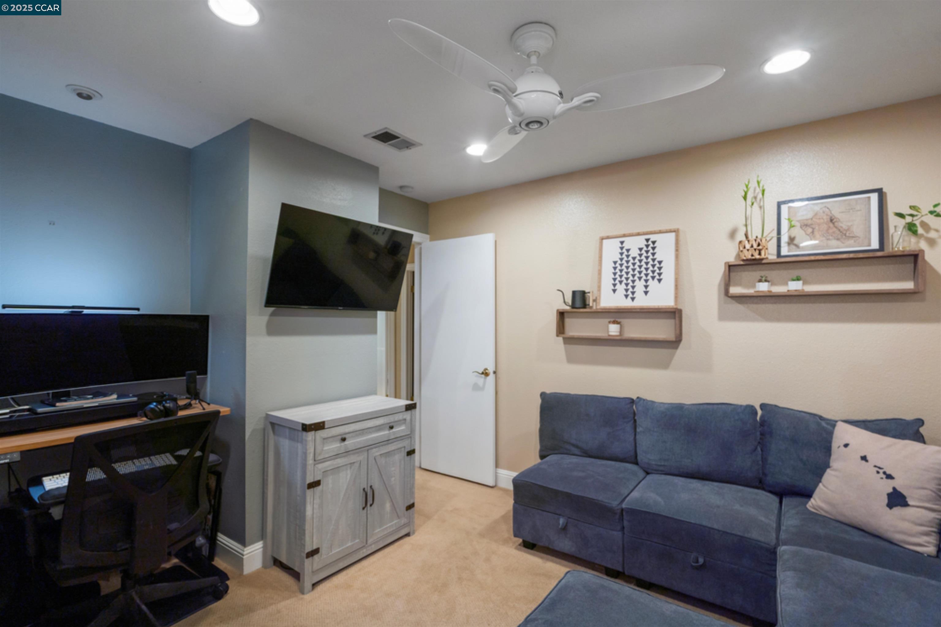 Detail Gallery Image 17 of 45 For 4962 Shadowfalls Dr, Martinez,  CA 94553 - 4 Beds | 2 Baths