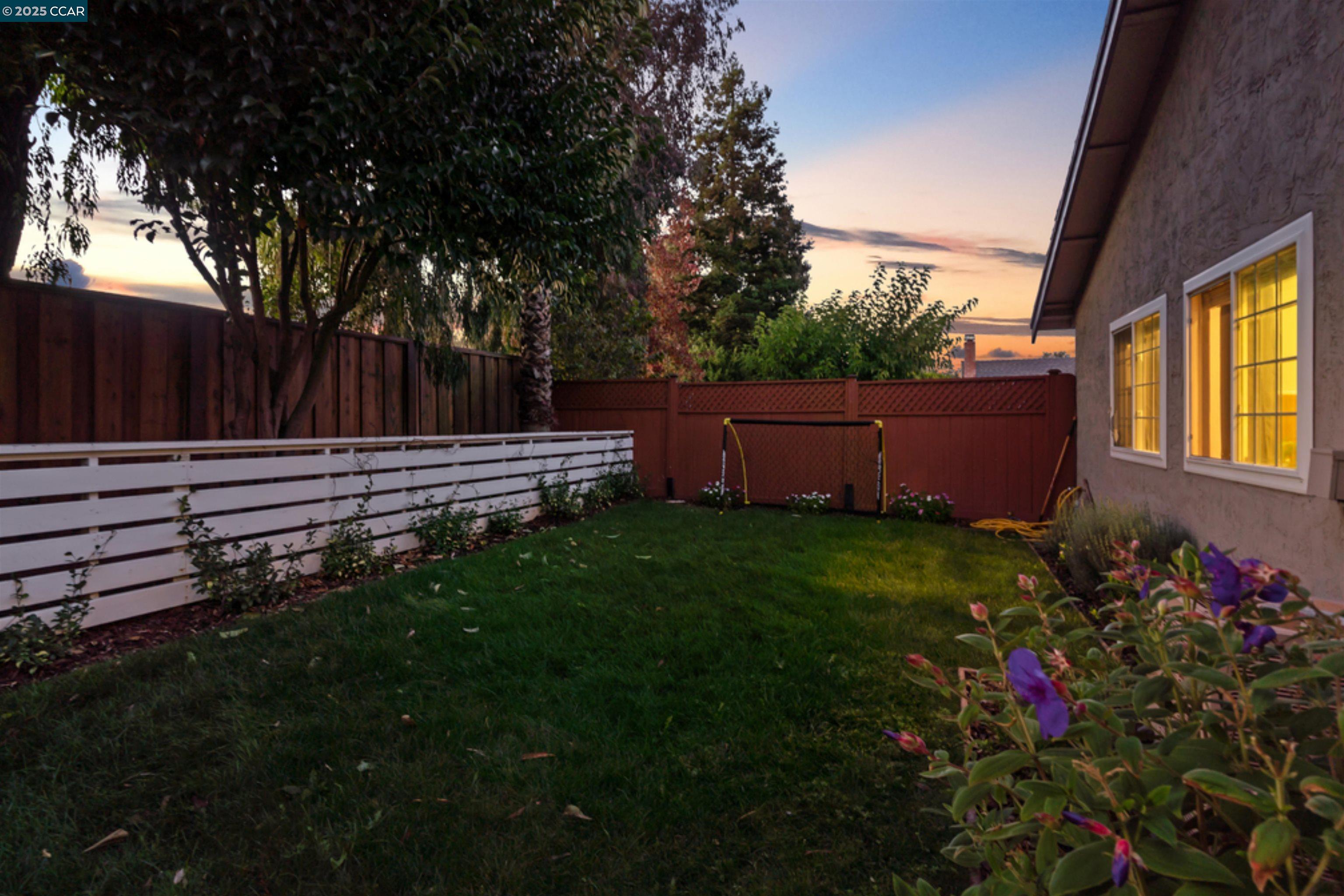 Detail Gallery Image 28 of 45 For 4962 Shadowfalls Dr, Martinez,  CA 94553 - 4 Beds | 2 Baths