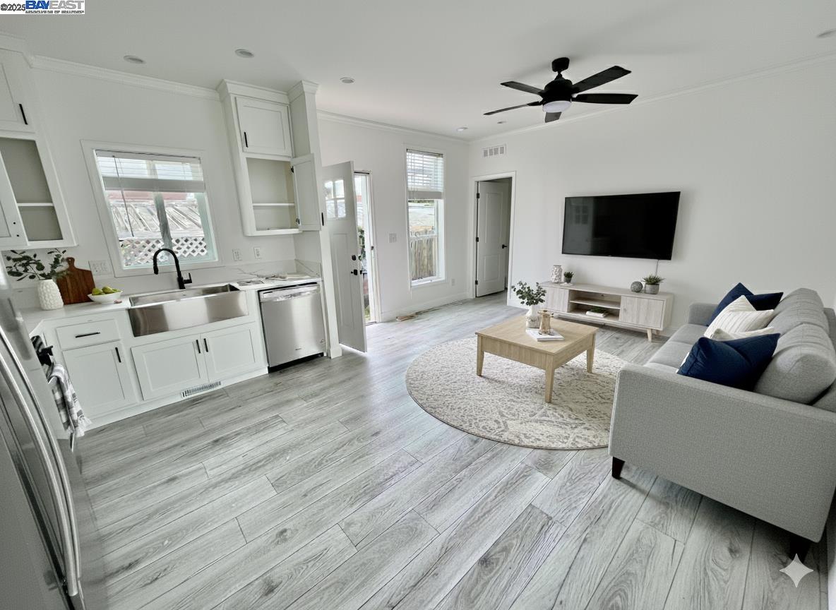 Detail Gallery Image 2 of 7 For 2572 Park Side Dr #2572,  Union City,  CA 94587 - 3 Beds | 2 Baths