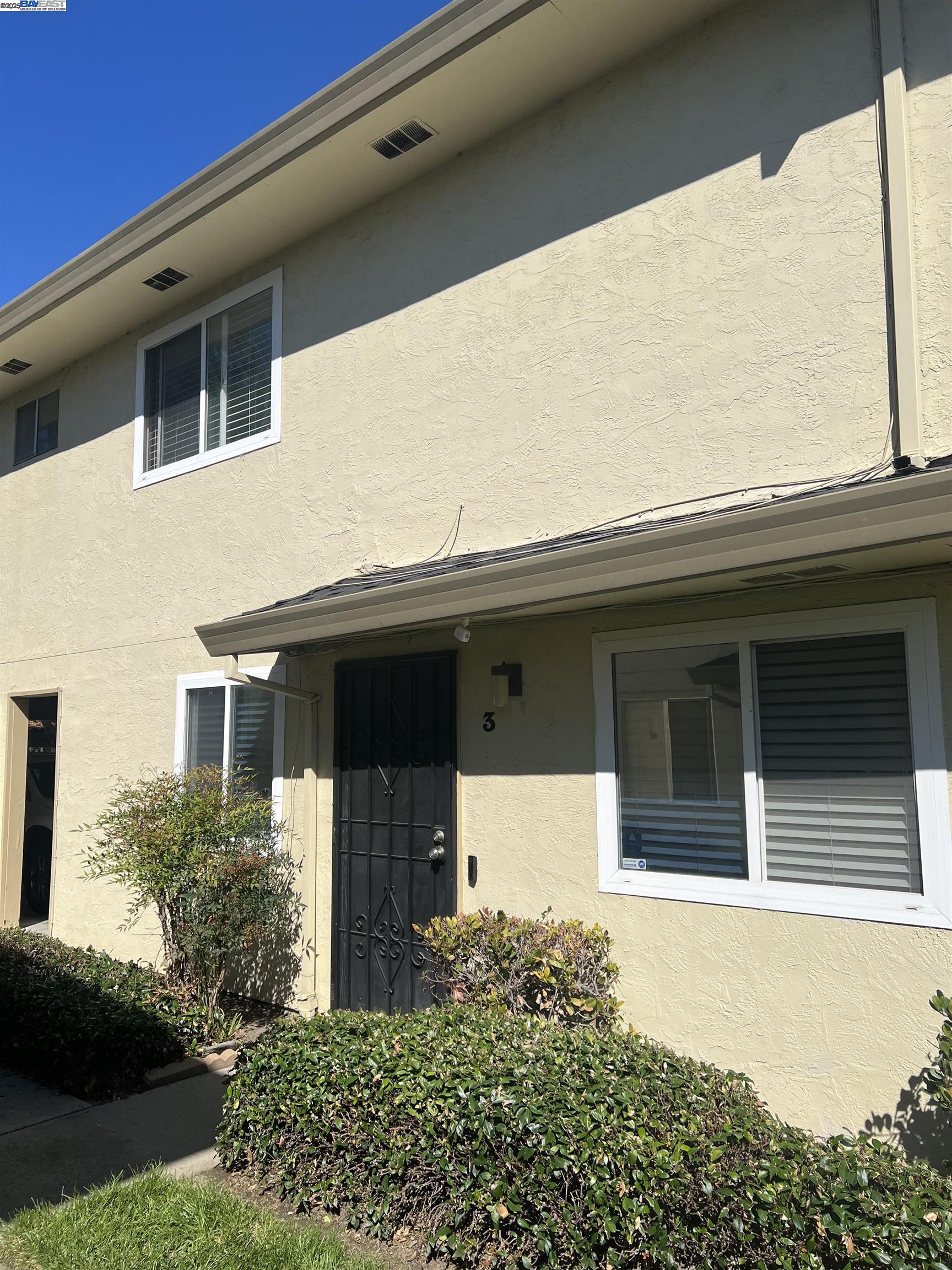 Front Image Thumbnail for BE41116759