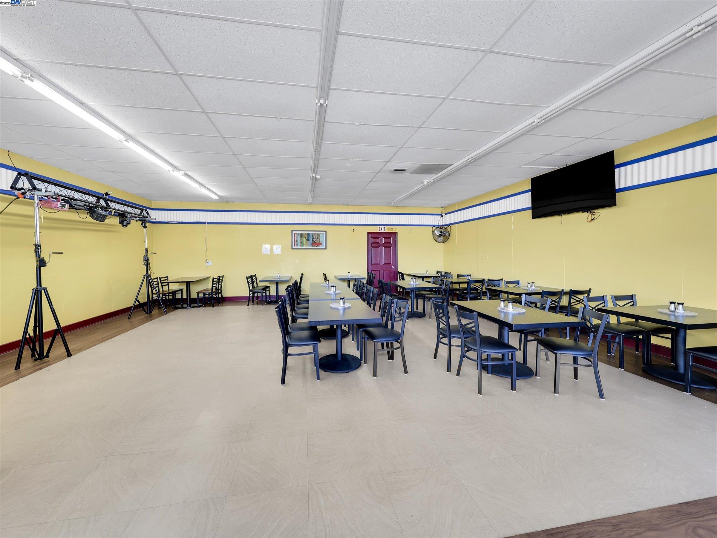 Detail Gallery Image 14 of 45 For , Hayward,  CA 94541 - – Beds | – Baths