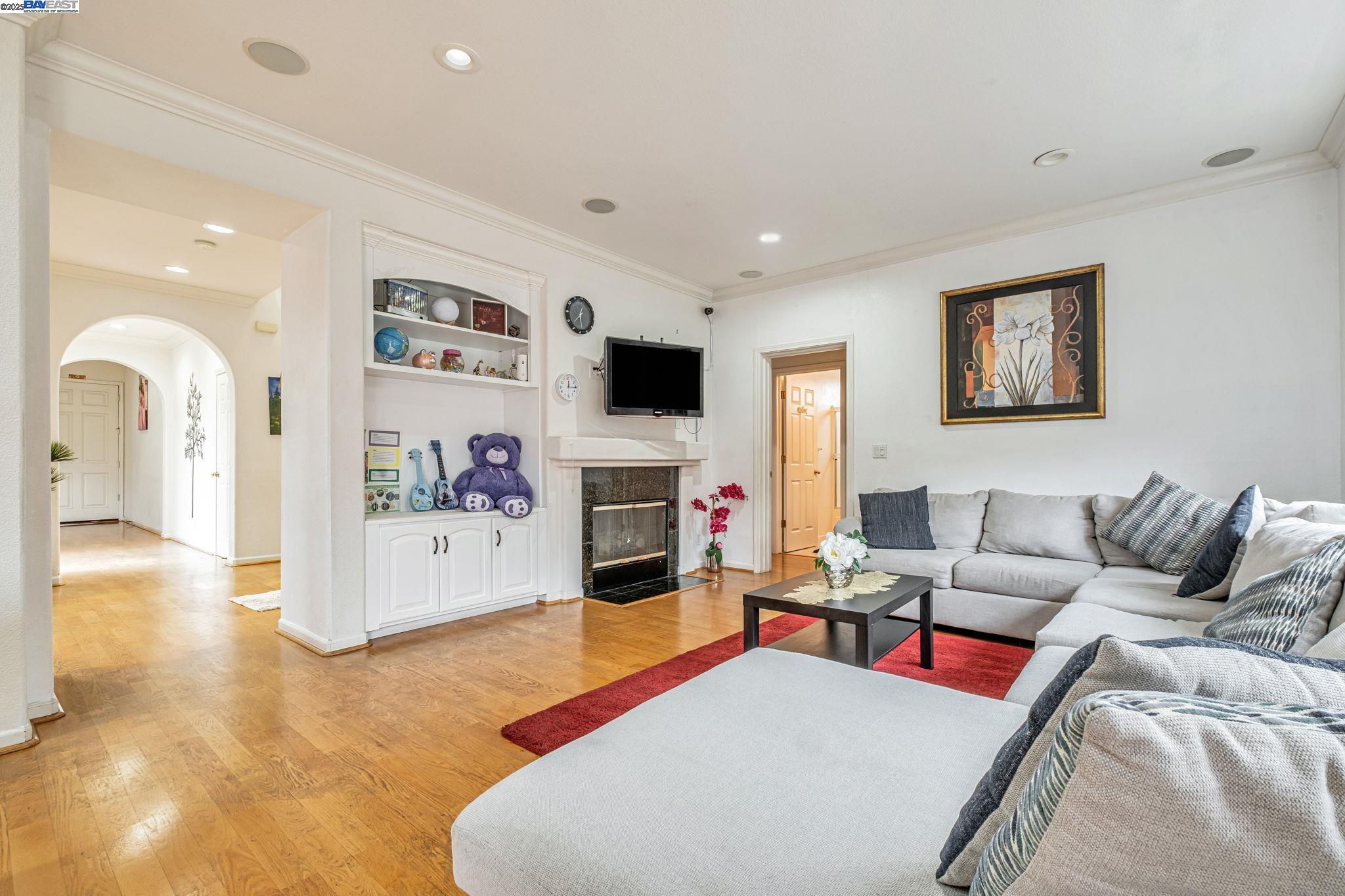 Detail Gallery Image 12 of 60 For 2815 Dune Cir, Hayward,  CA 94545 - 5 Beds | 3 Baths