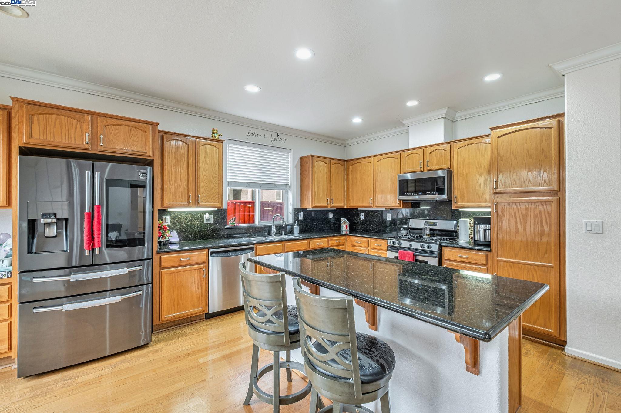 Detail Gallery Image 15 of 60 For 2815 Dune Cir, Hayward,  CA 94545 - 5 Beds | 3 Baths