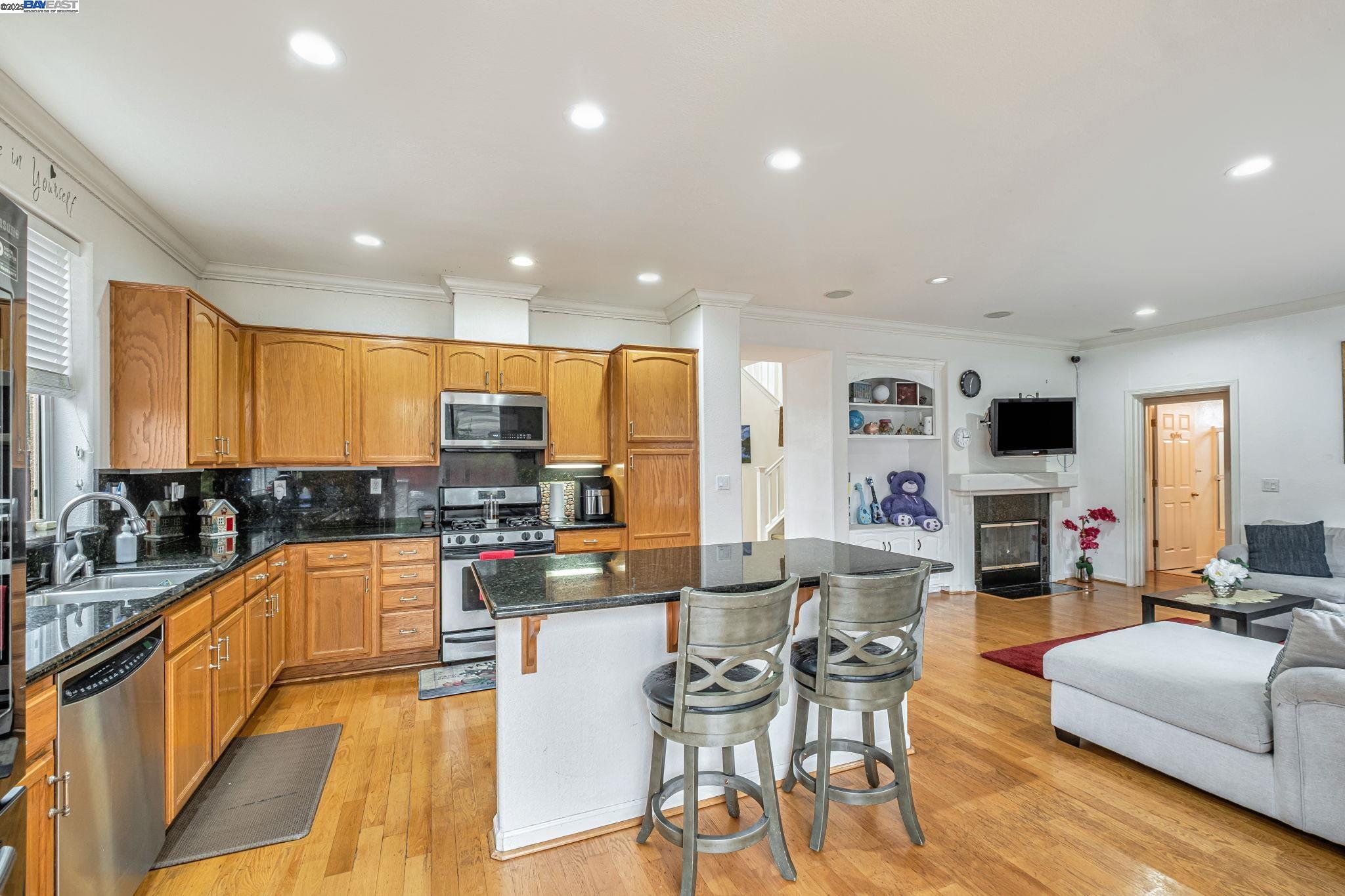 Detail Gallery Image 16 of 60 For 2815 Dune Cir, Hayward,  CA 94545 - 5 Beds | 3 Baths