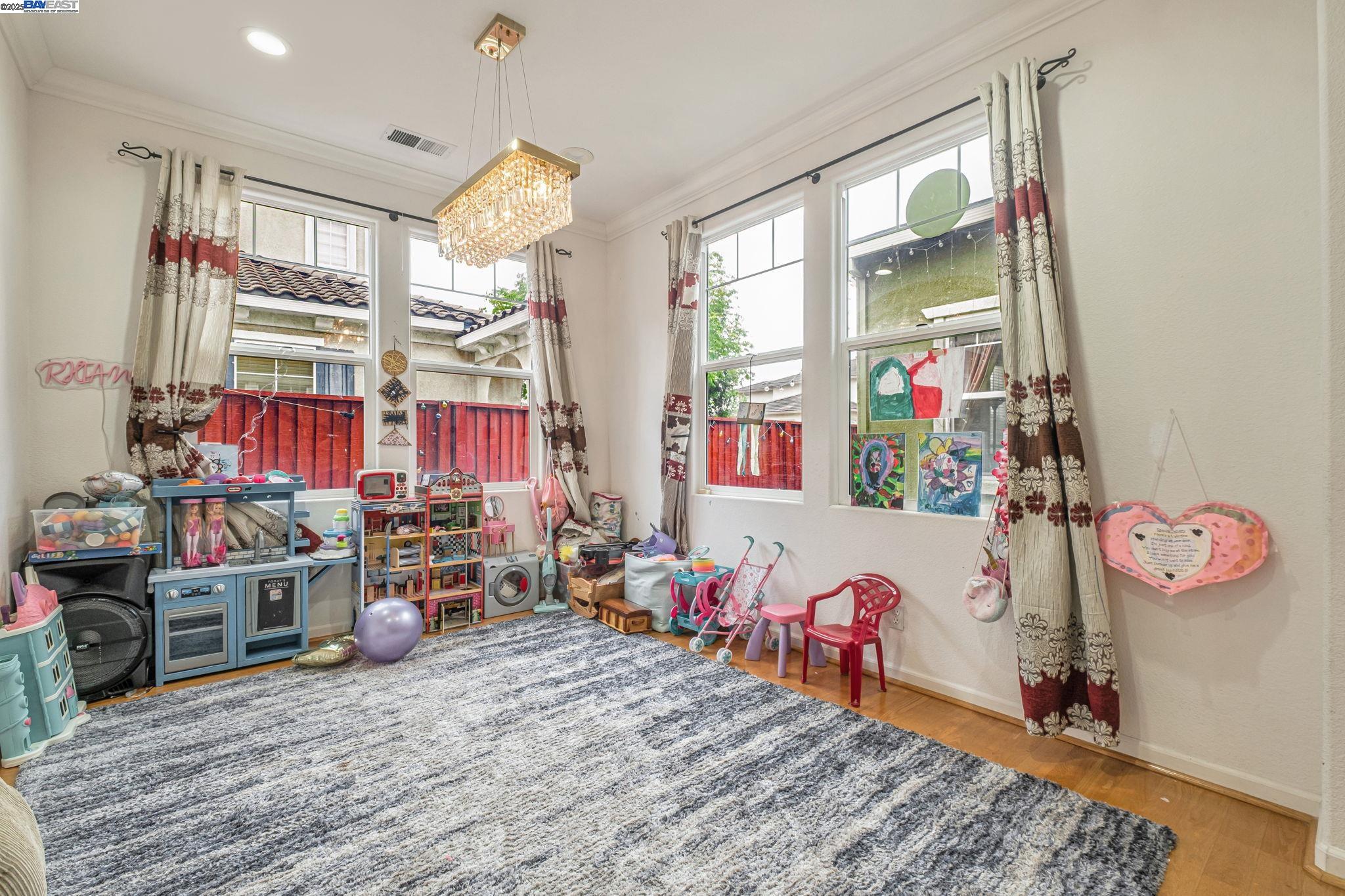 Detail Gallery Image 22 of 60 For 2815 Dune Cir, Hayward,  CA 94545 - 5 Beds | 3 Baths