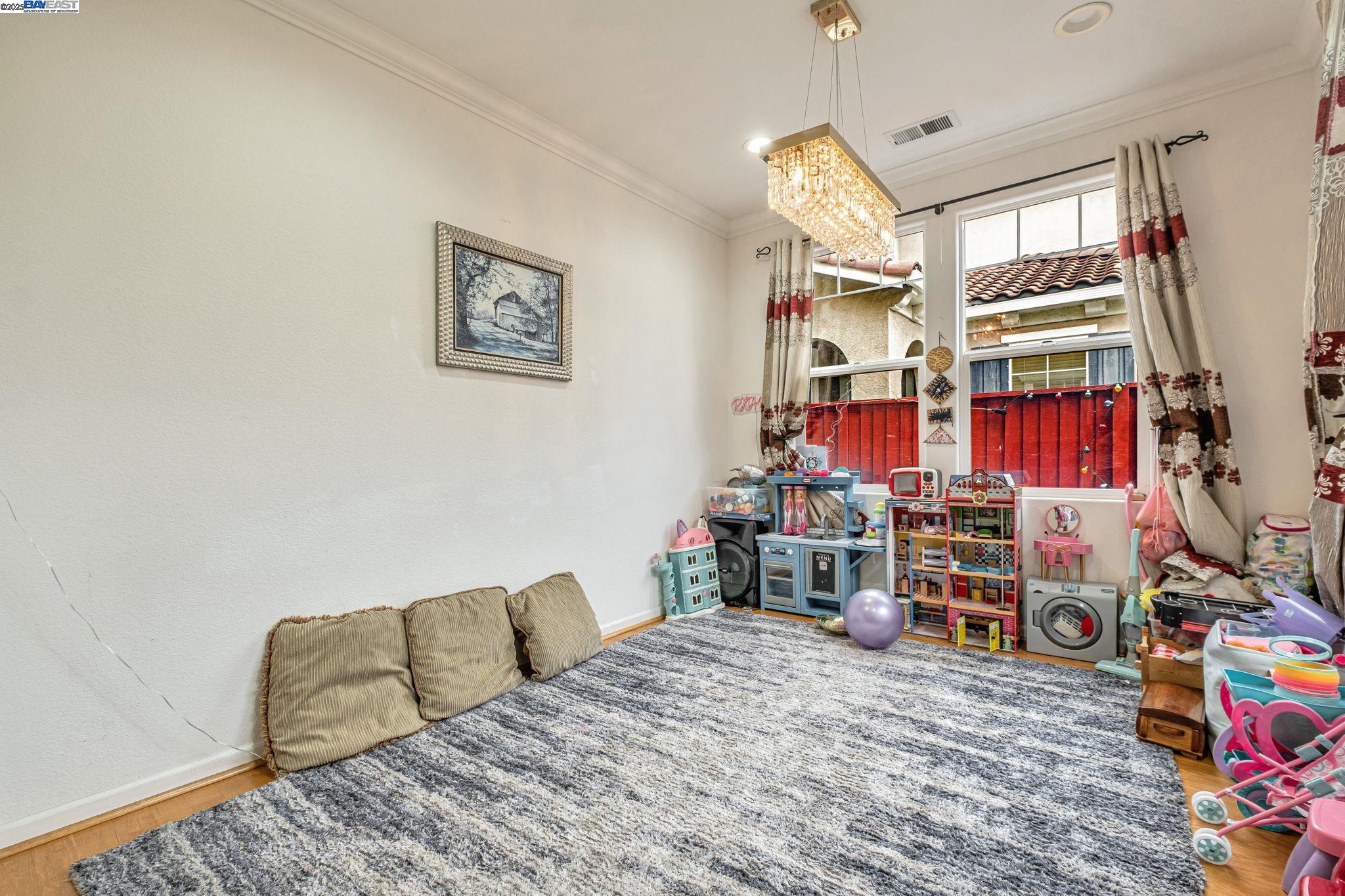 Detail Gallery Image 23 of 60 For 2815 Dune Cir, Hayward,  CA 94545 - 5 Beds | 3 Baths