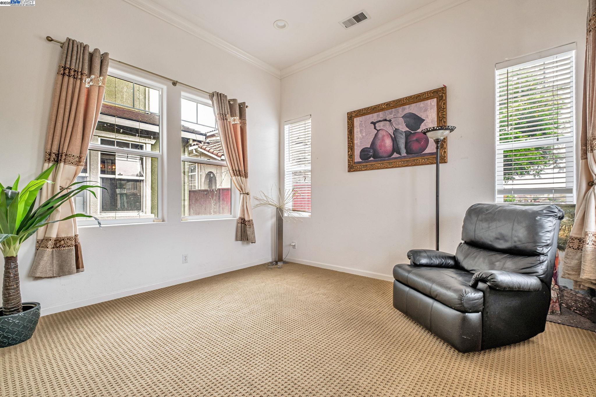 Detail Gallery Image 8 of 60 For 2815 Dune Cir, Hayward,  CA 94545 - 5 Beds | 3 Baths