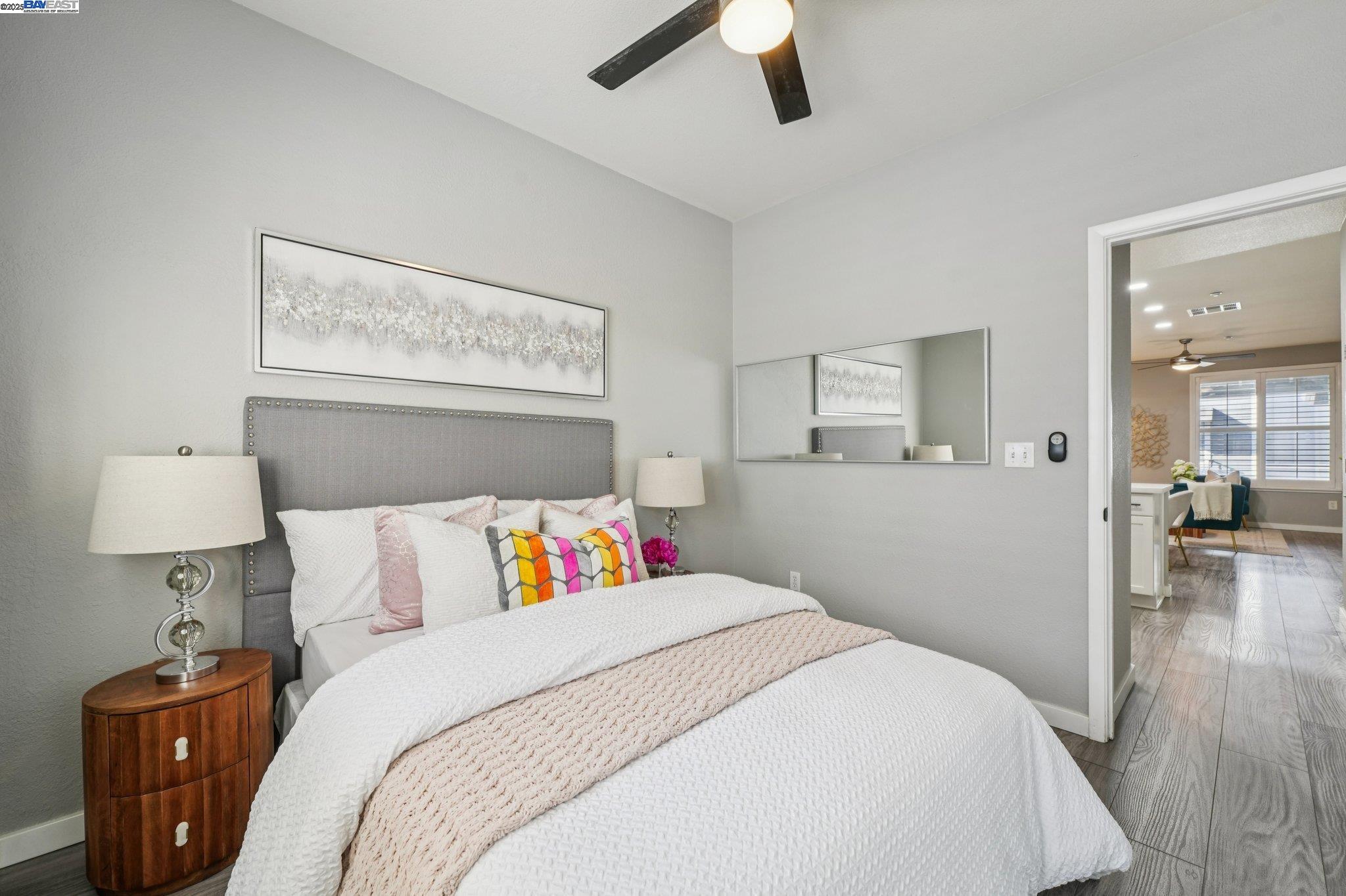 Detail Gallery Image 14 of 38 For 640 Mesa Cir, Hayward,  CA 94541 - 3 Beds | 3 Baths