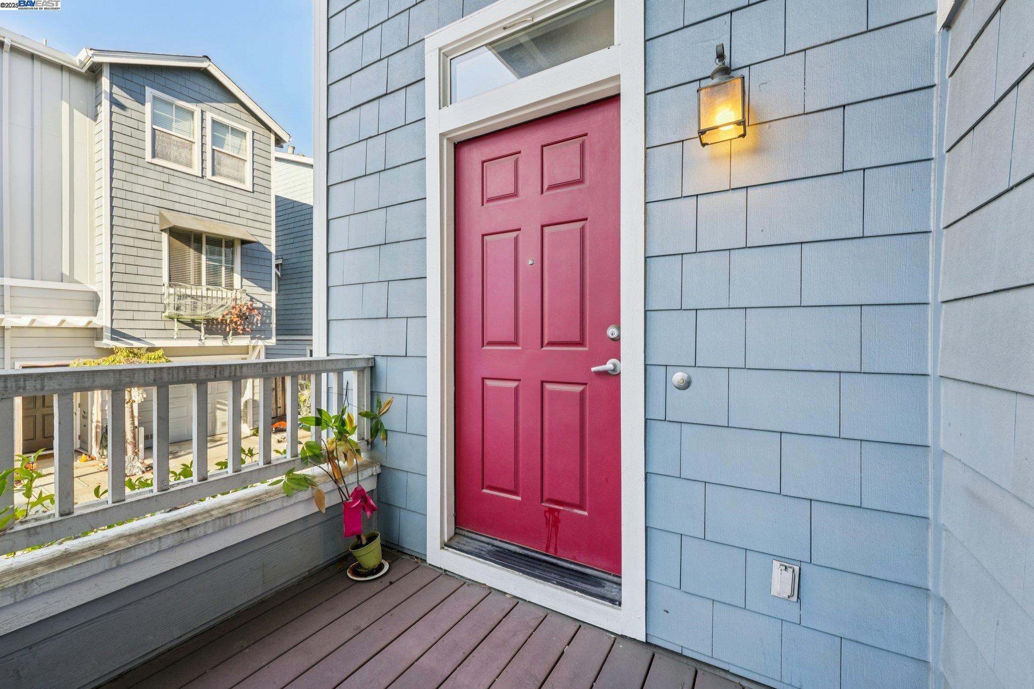 Detail Gallery Image 25 of 38 For 640 Mesa Cir, Hayward,  CA 94541 - 3 Beds | 3 Baths