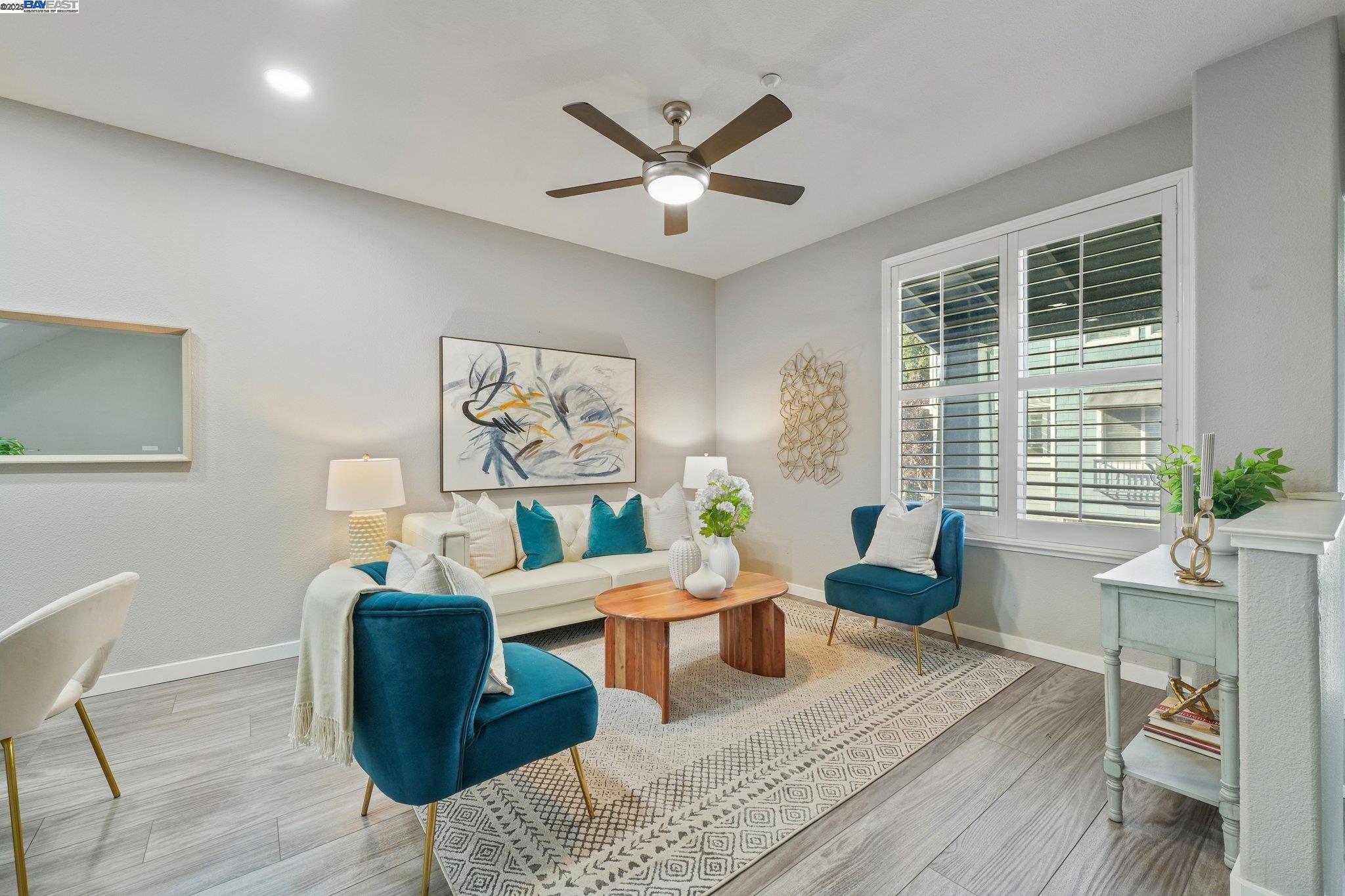 Detail Gallery Image 5 of 38 For 640 Mesa Cir, Hayward,  CA 94541 - 3 Beds | 3 Baths