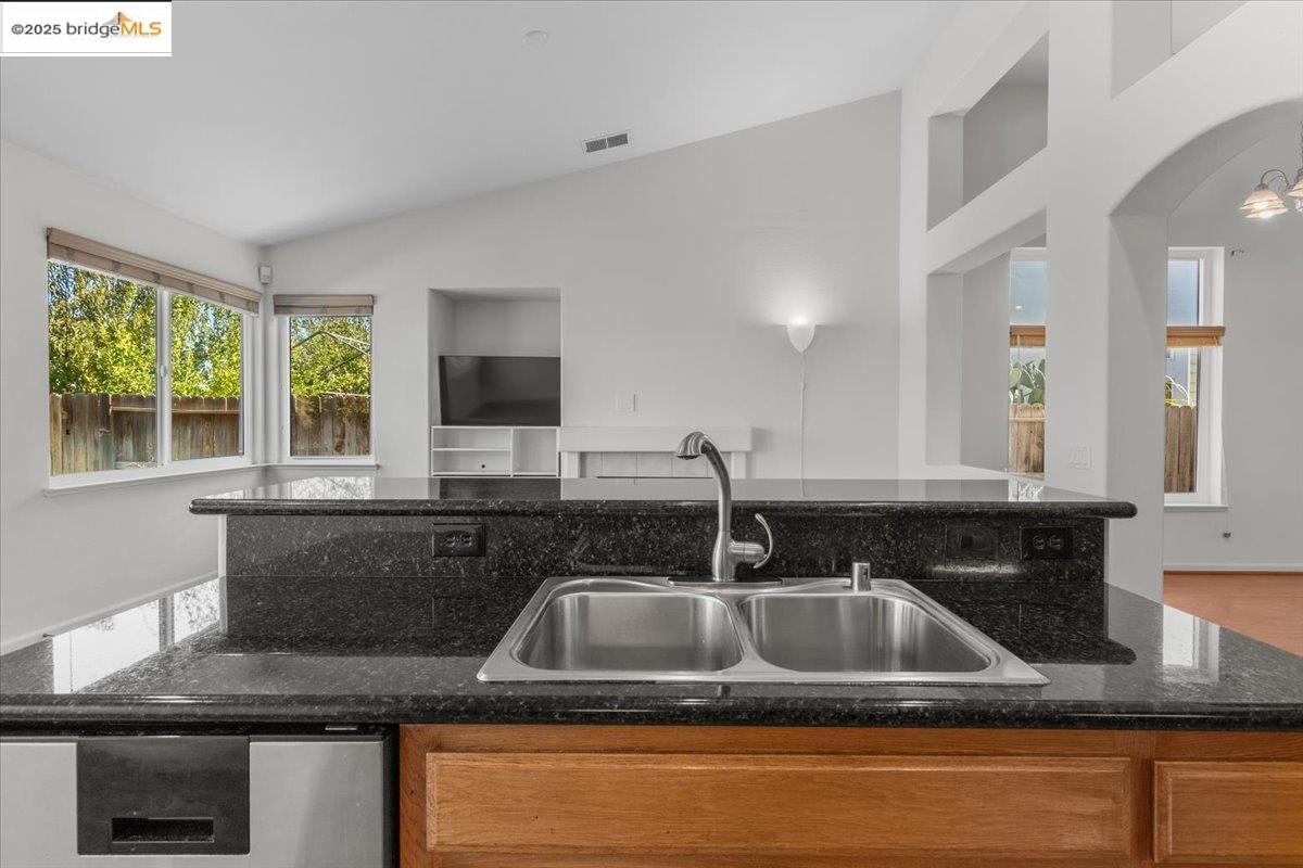 Detail Gallery Image 21 of 41 For 433 Montclair Ln, Tracy,  CA 95376 - 3 Beds | 2 Baths