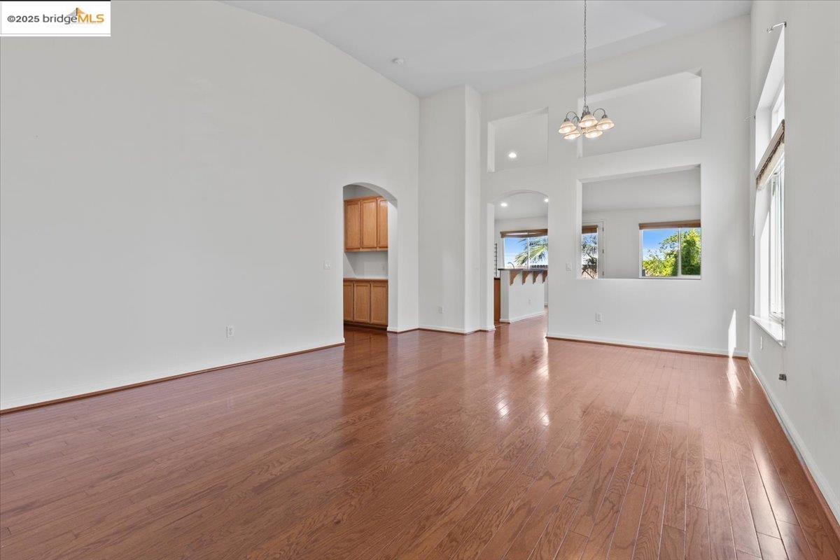 Detail Gallery Image 6 of 41 For 433 Montclair Ln, Tracy,  CA 95376 - 3 Beds | 2 Baths