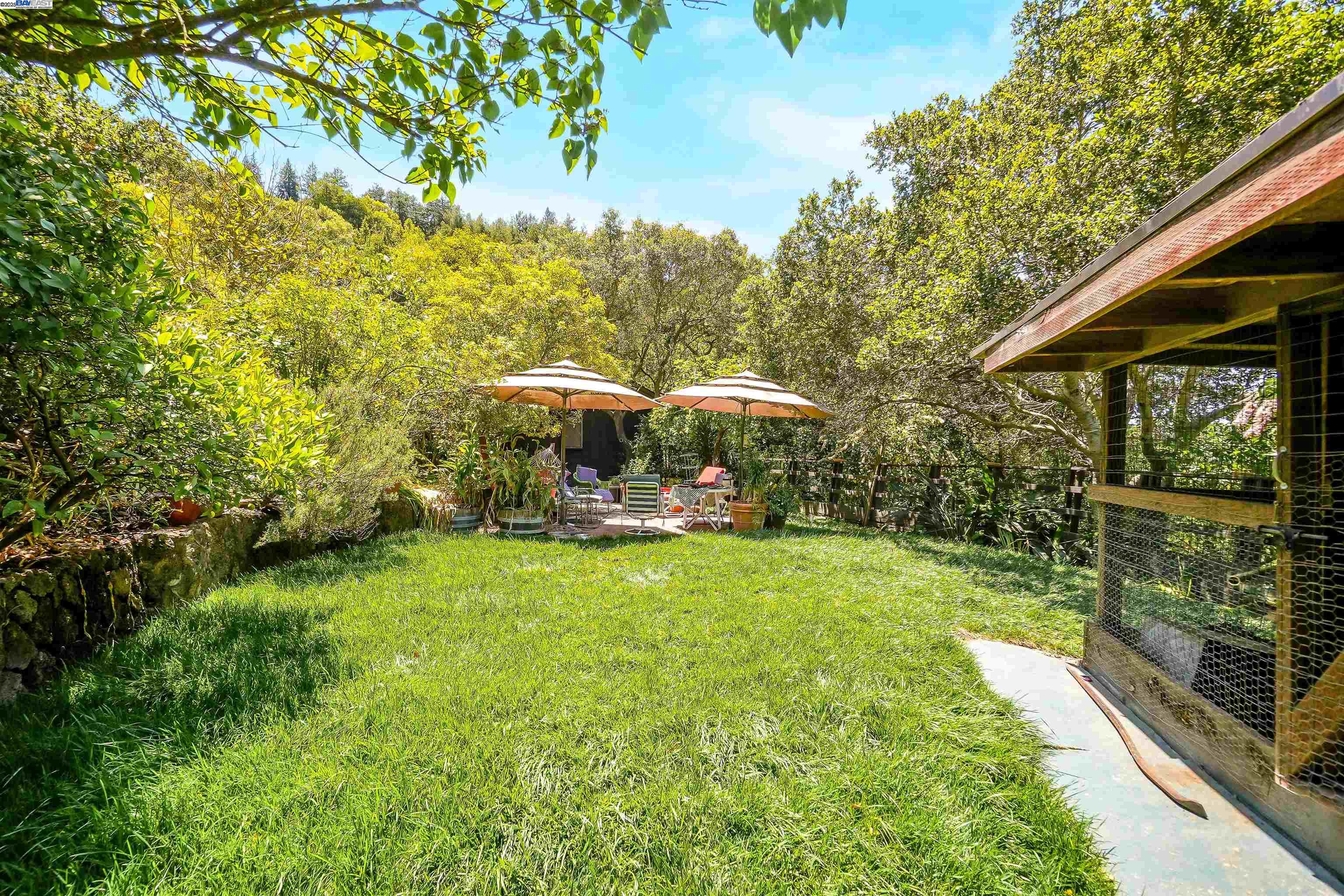 Detail Gallery Image 39 of 58 For 21 Red Rock Way, San Rafael,  CA 94903-3840 - 3 Beds | 2/1 Baths