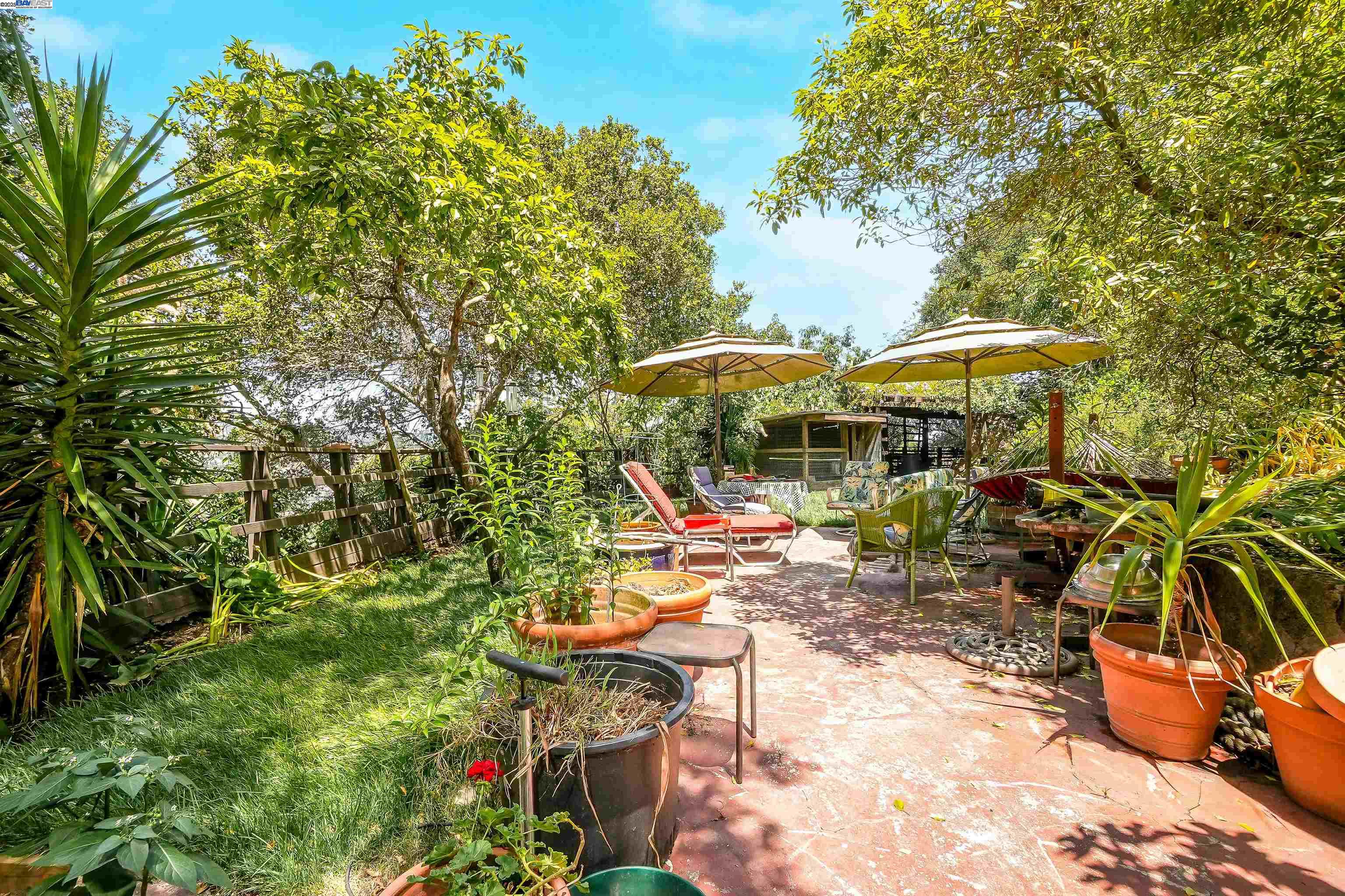 Detail Gallery Image 42 of 58 For 21 Red Rock Way, San Rafael,  CA 94903-3840 - 3 Beds | 2/1 Baths