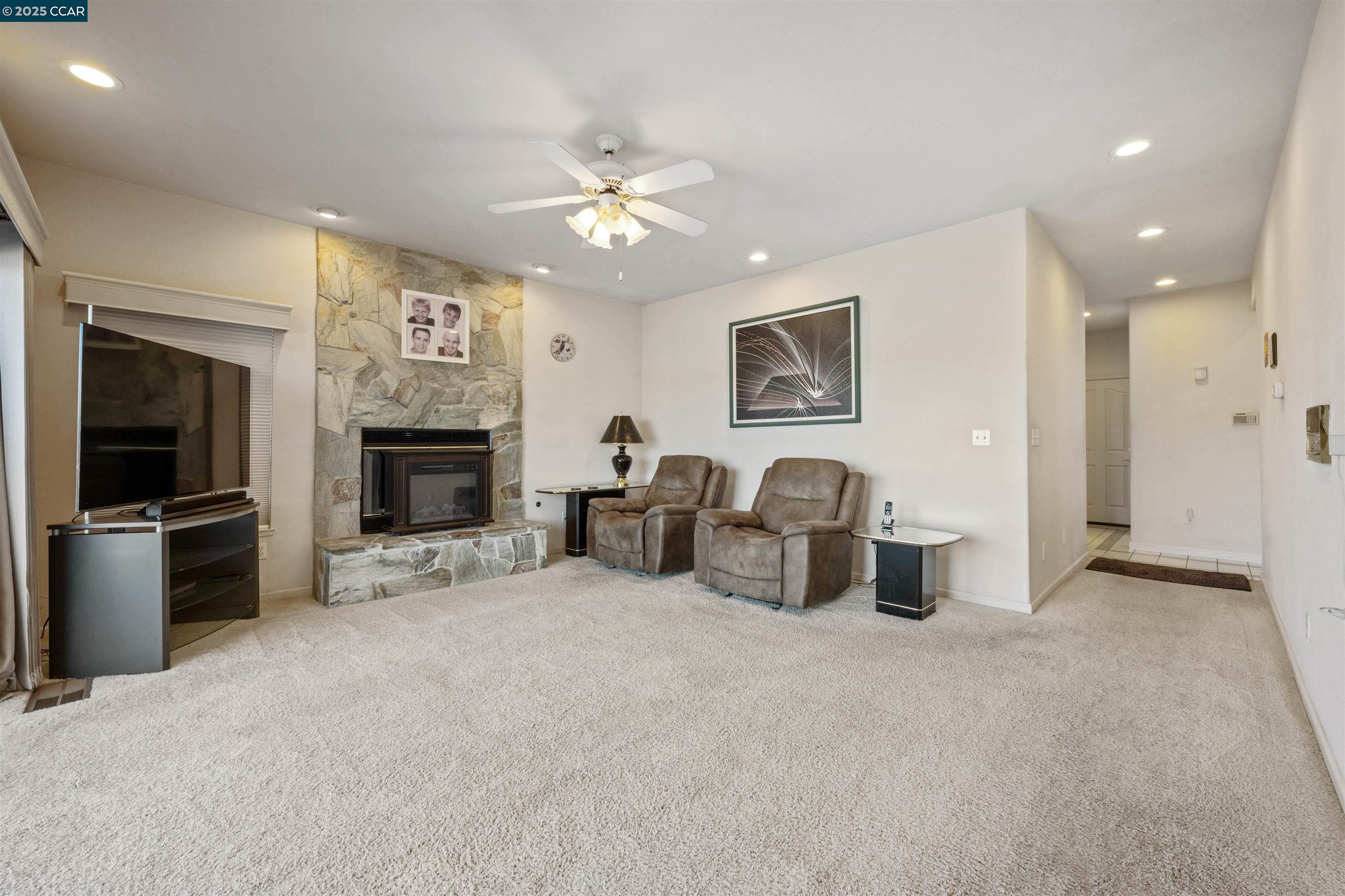 Detail Gallery Image 21 of 42 For 1966 Windward Pt, Discovery Bay,  CA 94505 - 5 Beds | 3 Baths