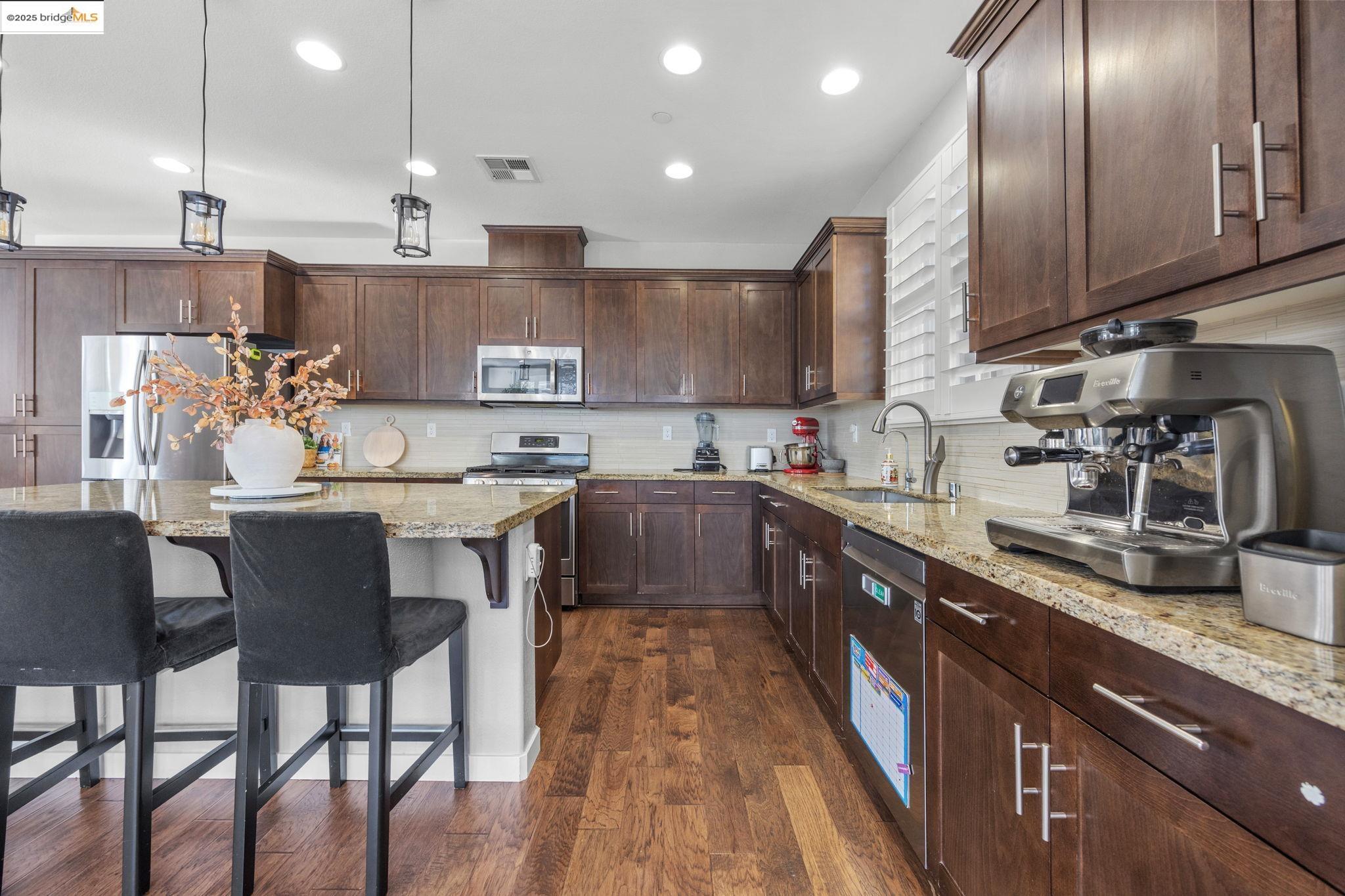 Detail Gallery Image 7 of 56 For 732 Westmoor Cir, Oakley,  CA 94561 - 4 Beds | 3 Baths