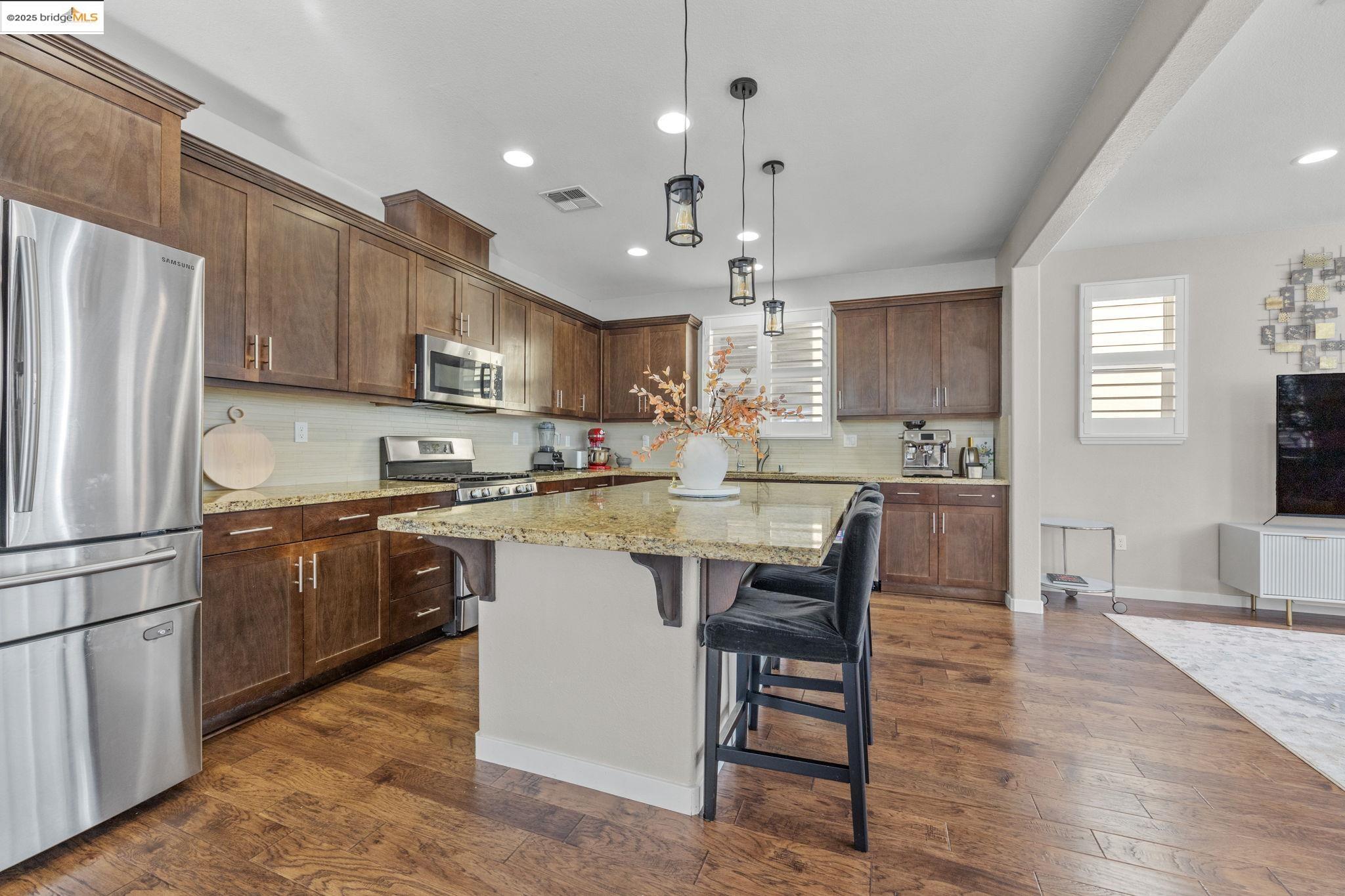 Detail Gallery Image 9 of 56 For 732 Westmoor Cir, Oakley,  CA 94561 - 4 Beds | 3 Baths