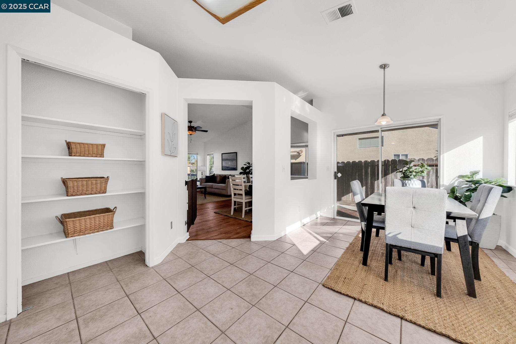 Detail Gallery Image 14 of 40 For 1971 Glarner St, Hollister,  CA 95023 - 3 Beds | 2 Baths