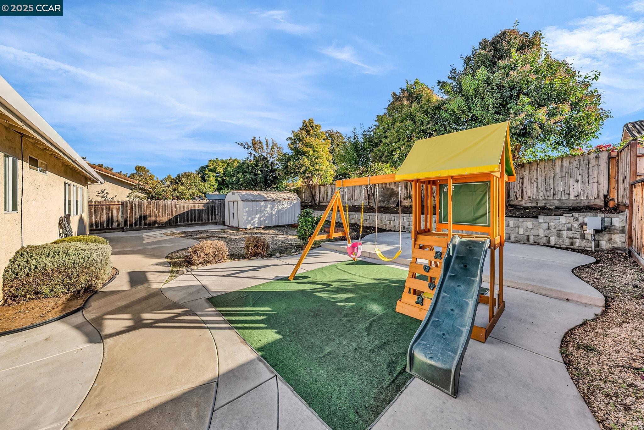 Detail Gallery Image 33 of 40 For 1971 Glarner St, Hollister,  CA 95023 - 3 Beds | 2 Baths