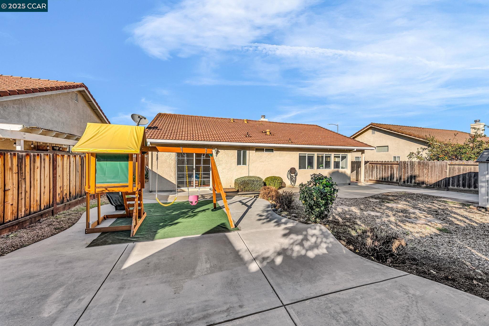 Detail Gallery Image 38 of 40 For 1971 Glarner St, Hollister,  CA 95023 - 3 Beds | 2 Baths