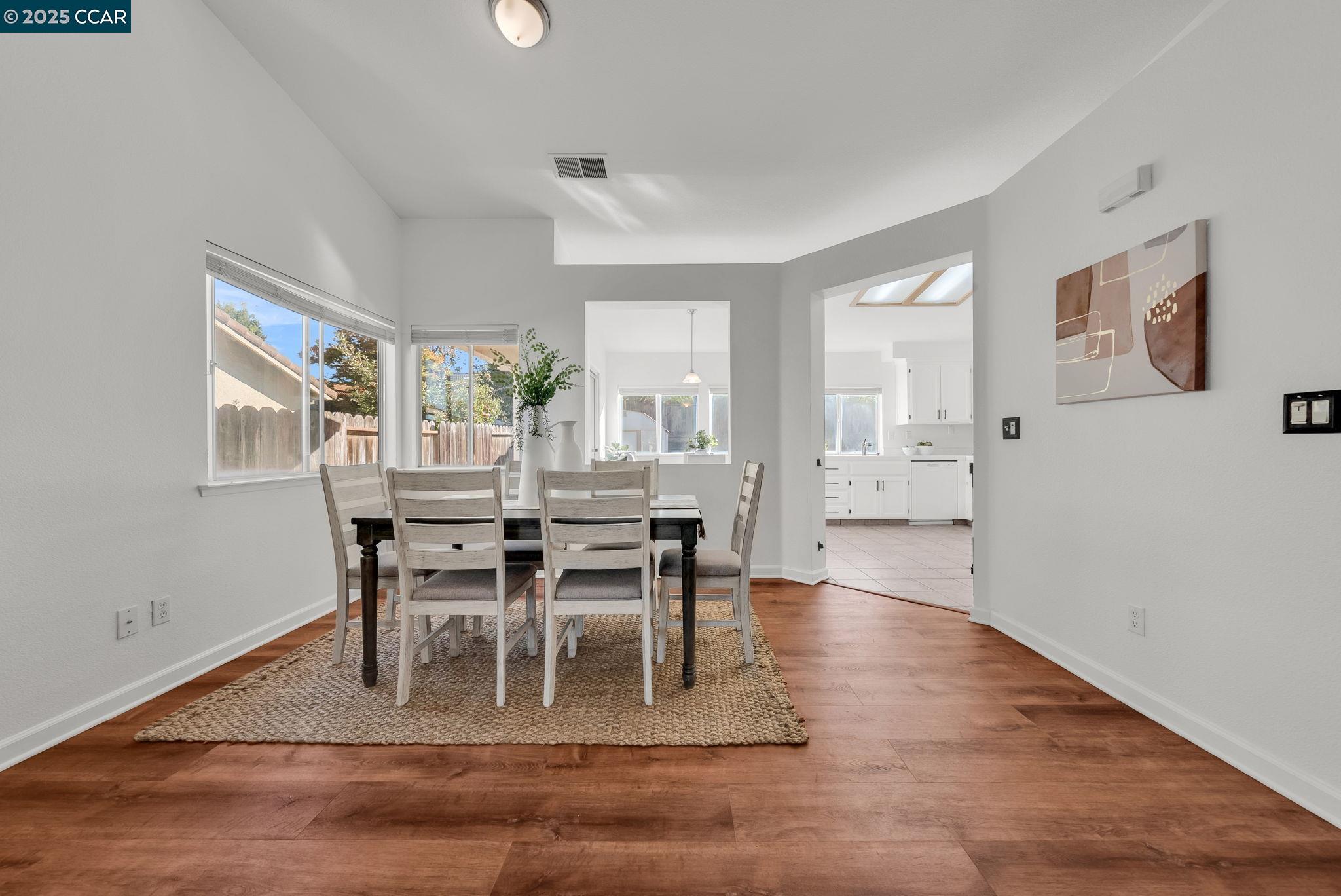 Detail Gallery Image 8 of 40 For 1971 Glarner St, Hollister,  CA 95023 - 3 Beds | 2 Baths