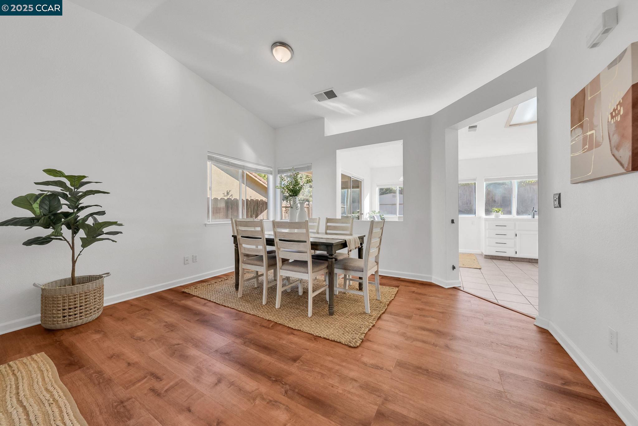 Detail Gallery Image 9 of 40 For 1971 Glarner St, Hollister,  CA 95023 - 3 Beds | 2 Baths