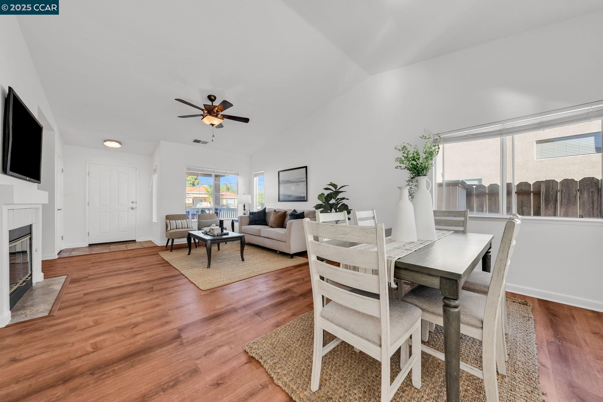 Detail Gallery Image 10 of 40 For 1971 Glarner St, Hollister,  CA 95023 - 3 Beds | 2 Baths