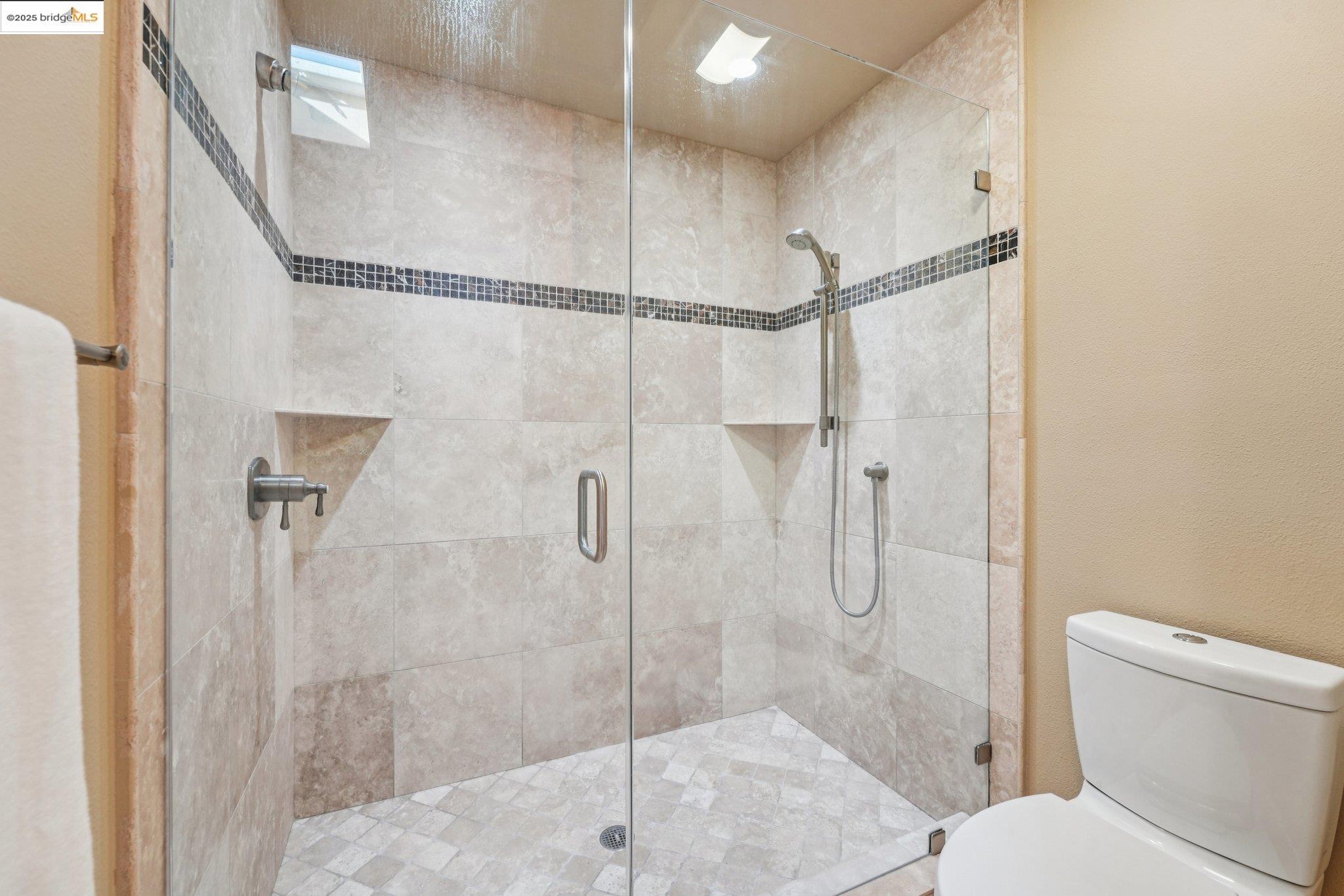 Detail Gallery Image 30 of 59 For 105 Starview Ct, Oakland,  CA 94618 - 3 Beds | 2/1 Baths