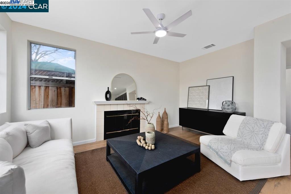 Detail Gallery Image 16 of 32 For 4433 Whitehoof Way, Antioch,  CA 94531 - 4 Beds | 2/1 Baths