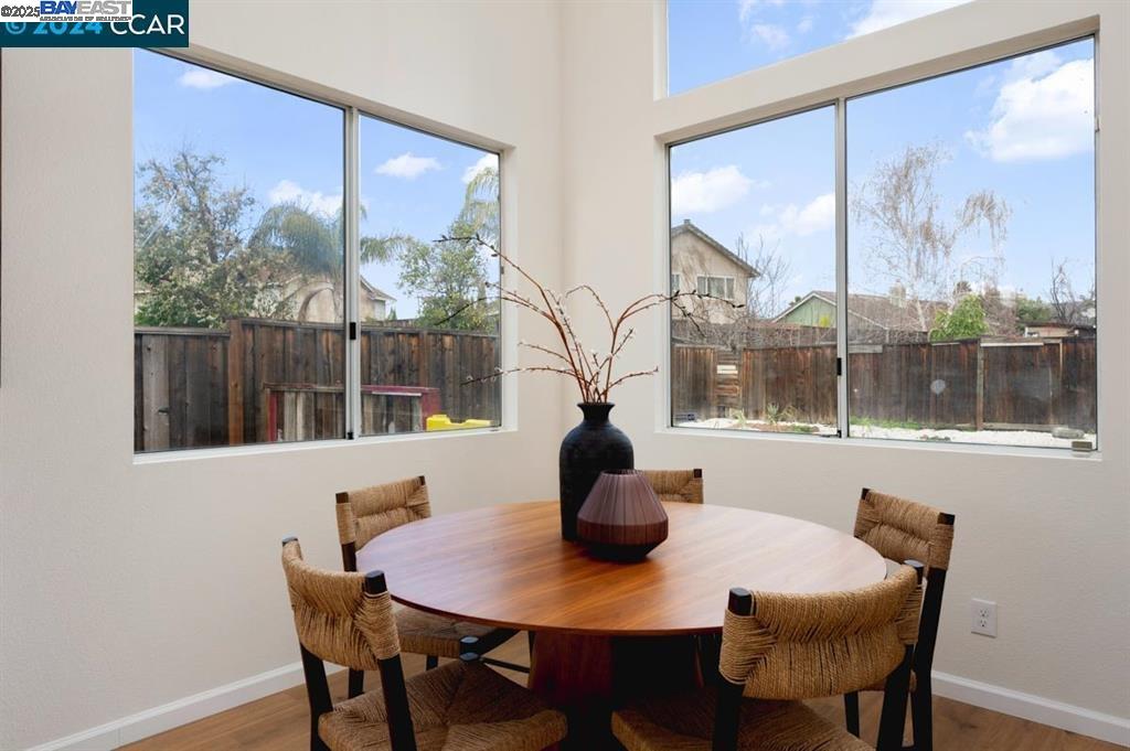 Detail Gallery Image 17 of 32 For 4433 Whitehoof Way, Antioch,  CA 94531 - 4 Beds | 2/1 Baths