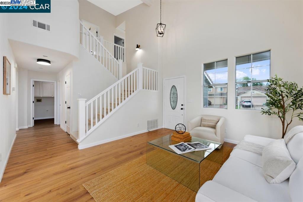 Detail Gallery Image 19 of 32 For 4433 Whitehoof Way, Antioch,  CA 94531 - 4 Beds | 2/1 Baths