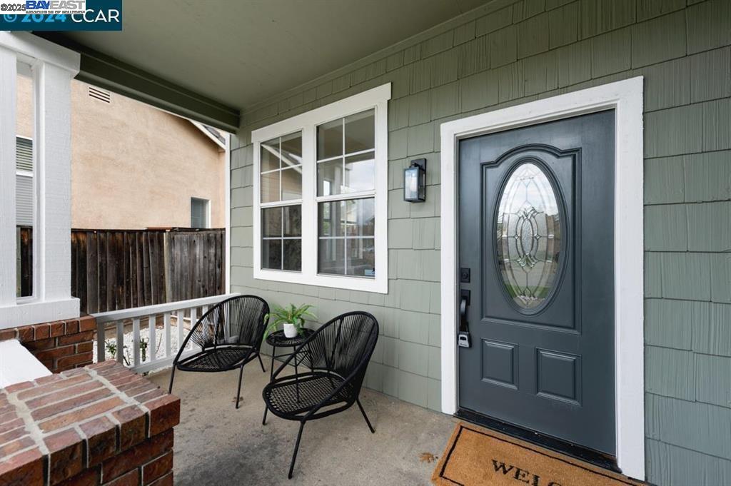 Detail Gallery Image 4 of 32 For 4433 Whitehoof Way, Antioch,  CA 94531 - 4 Beds | 2/1 Baths