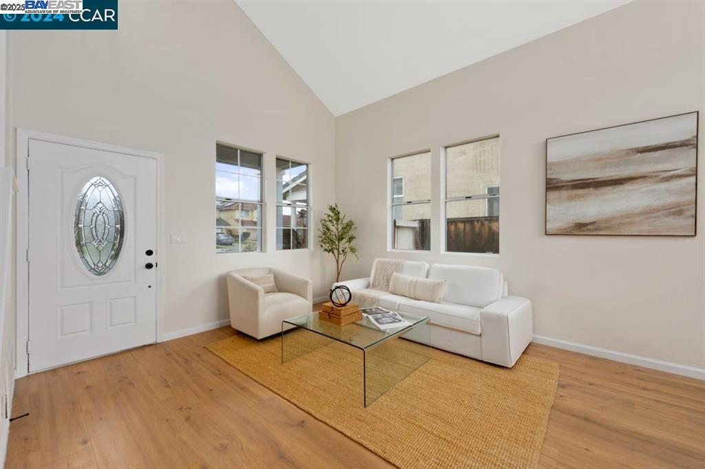 Detail Gallery Image 7 of 32 For 4433 Whitehoof Way, Antioch,  CA 94531 - 4 Beds | 2/1 Baths