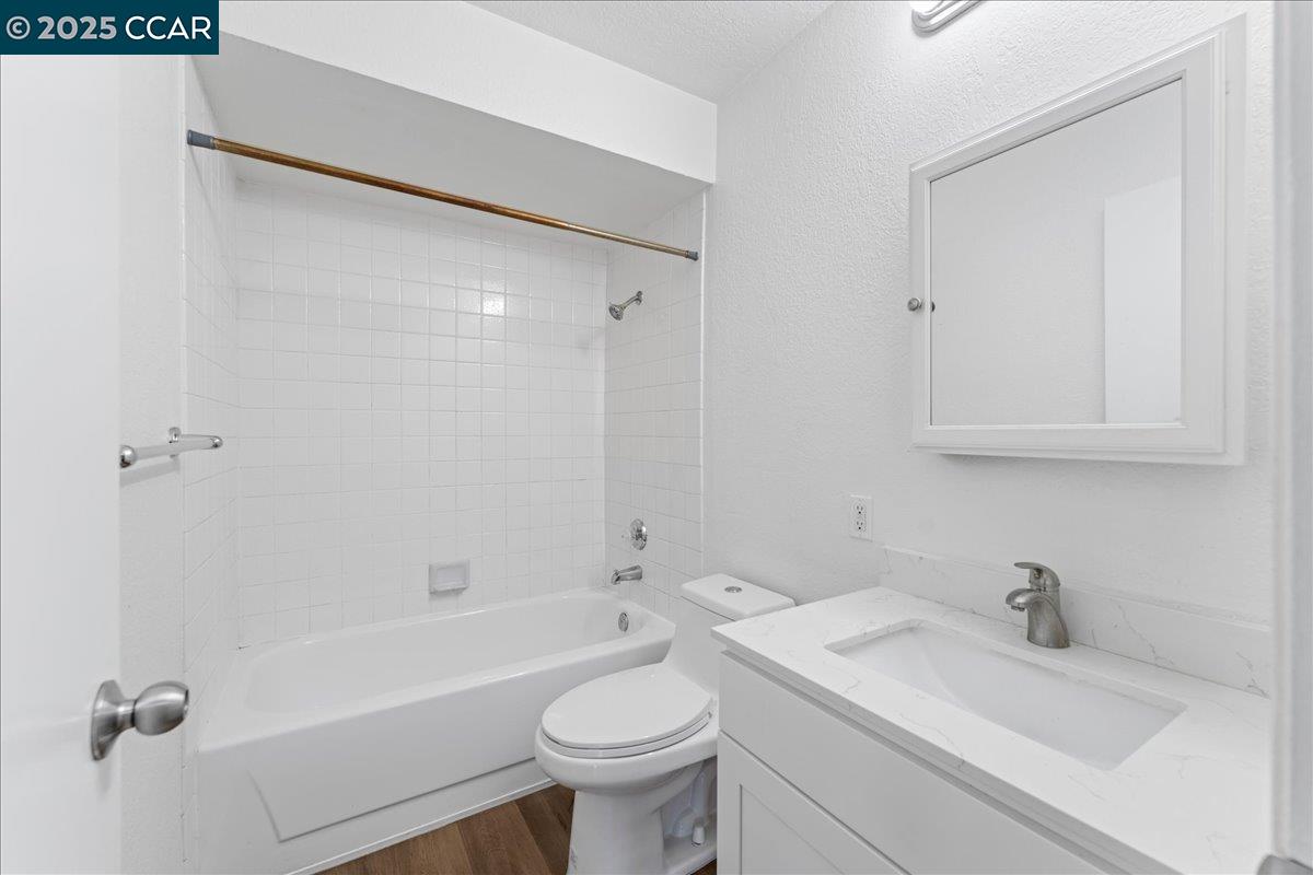 Photo #15: 41116786 Listing: Photo #15