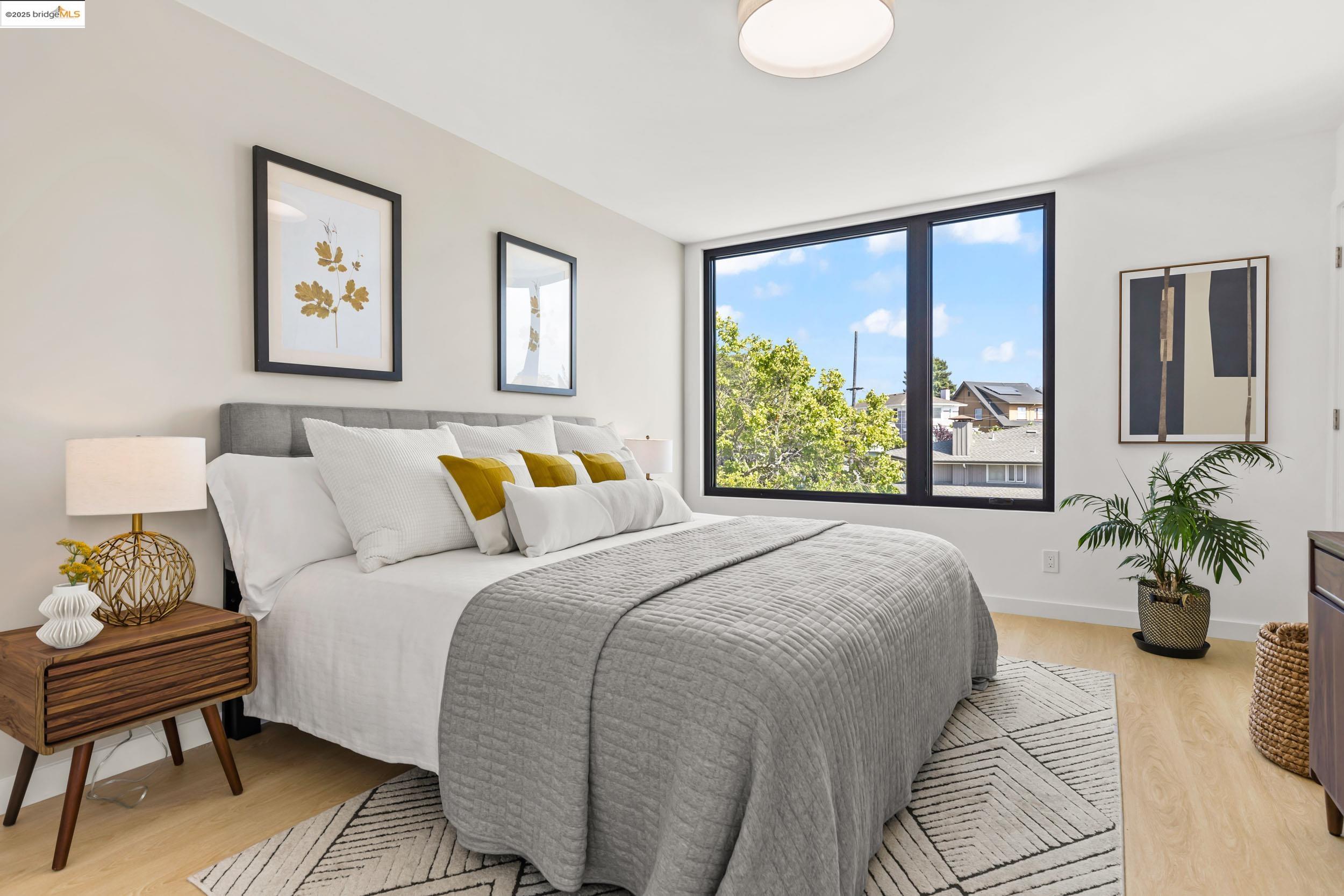 Detail Gallery Image 15 of 25 For 1235 Hampel St., Oakland,  CA 94602 - 3 Beds | 2 Baths