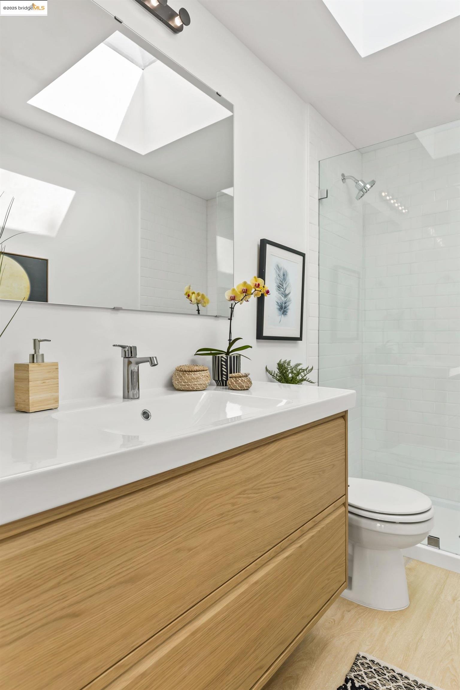 Detail Gallery Image 19 of 25 For 1235 Hampel St., Oakland,  CA 94602 - 3 Beds | 2 Baths