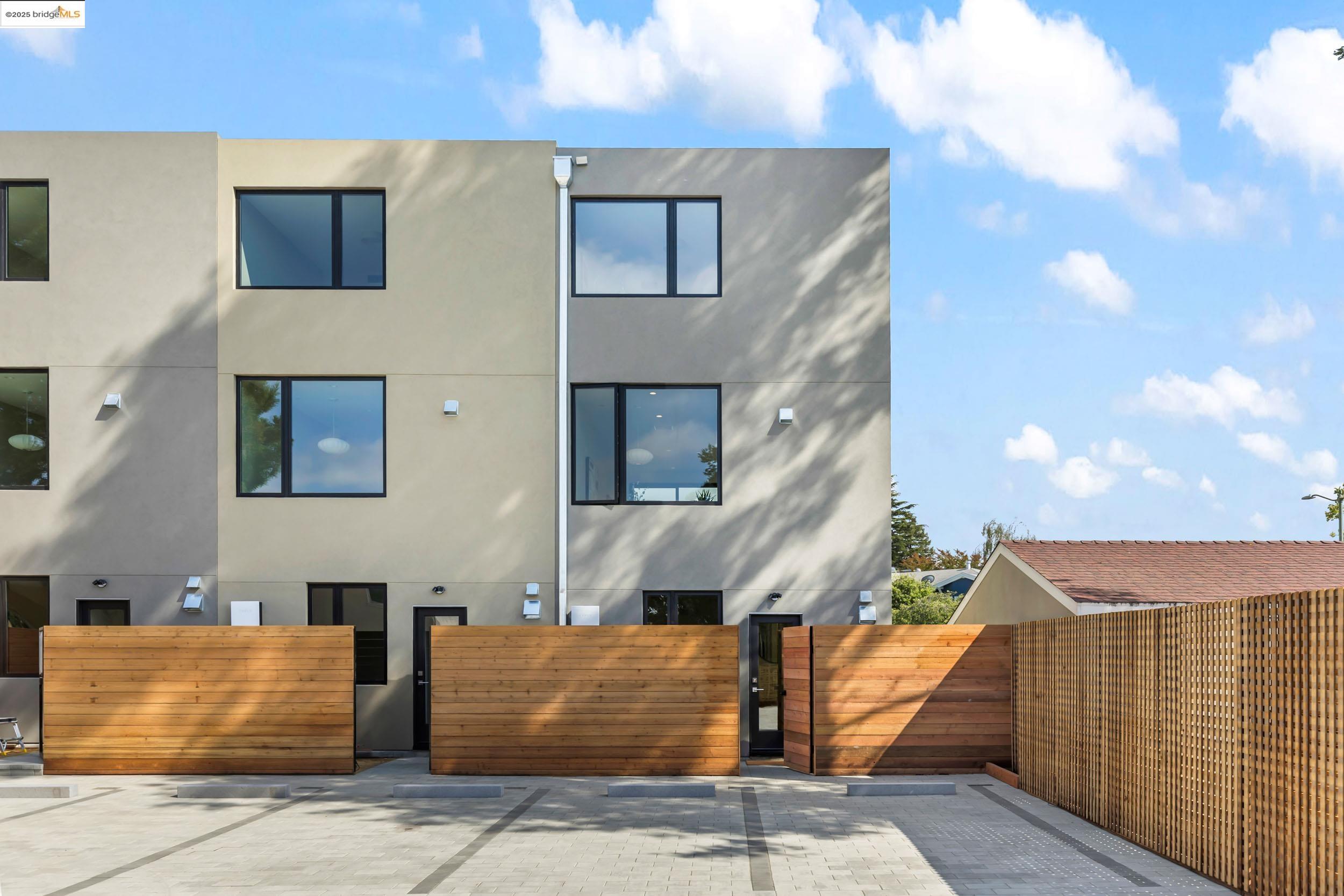 Detail Gallery Image 25 of 25 For 1235 Hampel St., Oakland,  CA 94602 - 3 Beds | 2 Baths