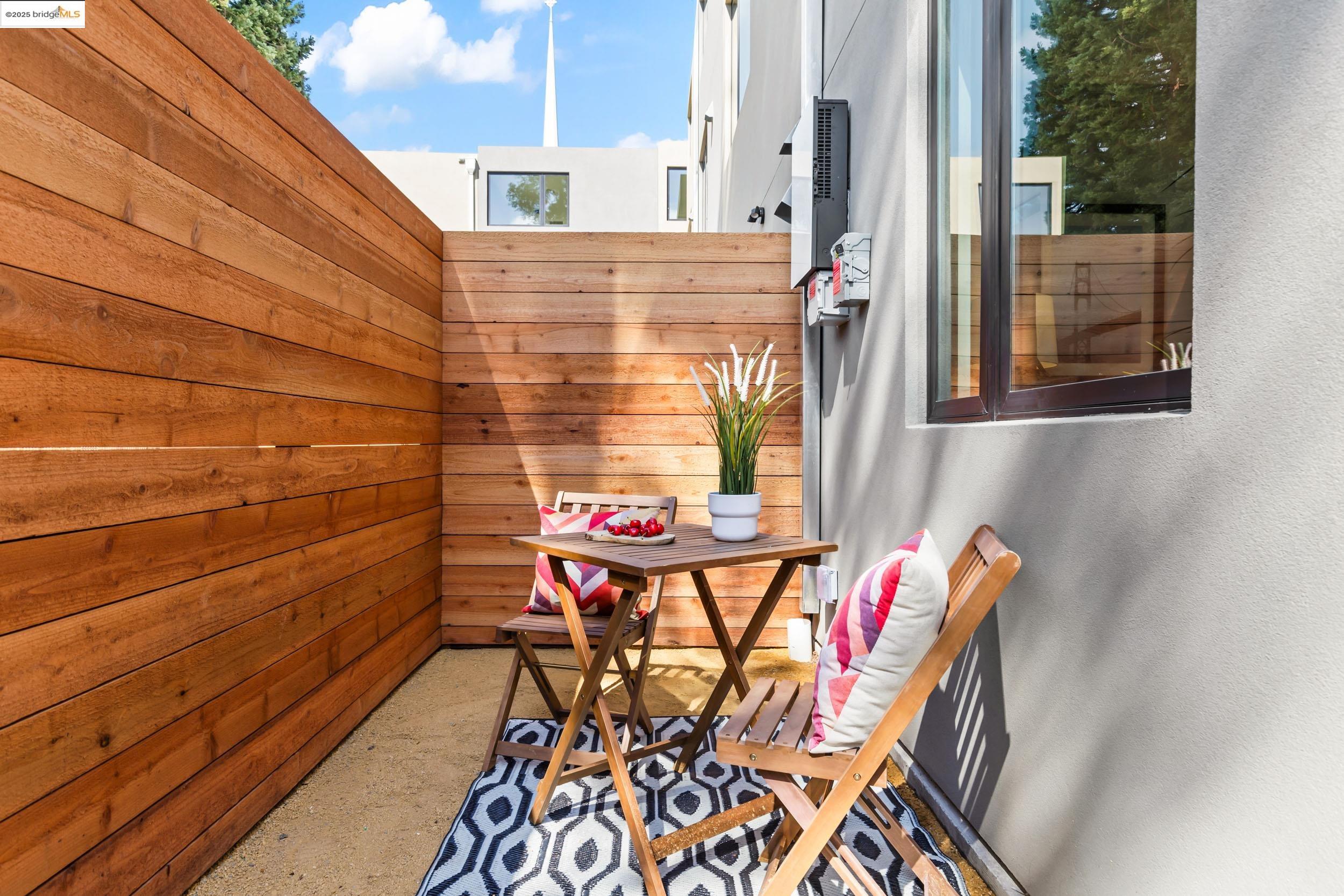 Detail Gallery Image 7 of 25 For 1235 Hampel St., Oakland,  CA 94602 - 3 Beds | 2 Baths