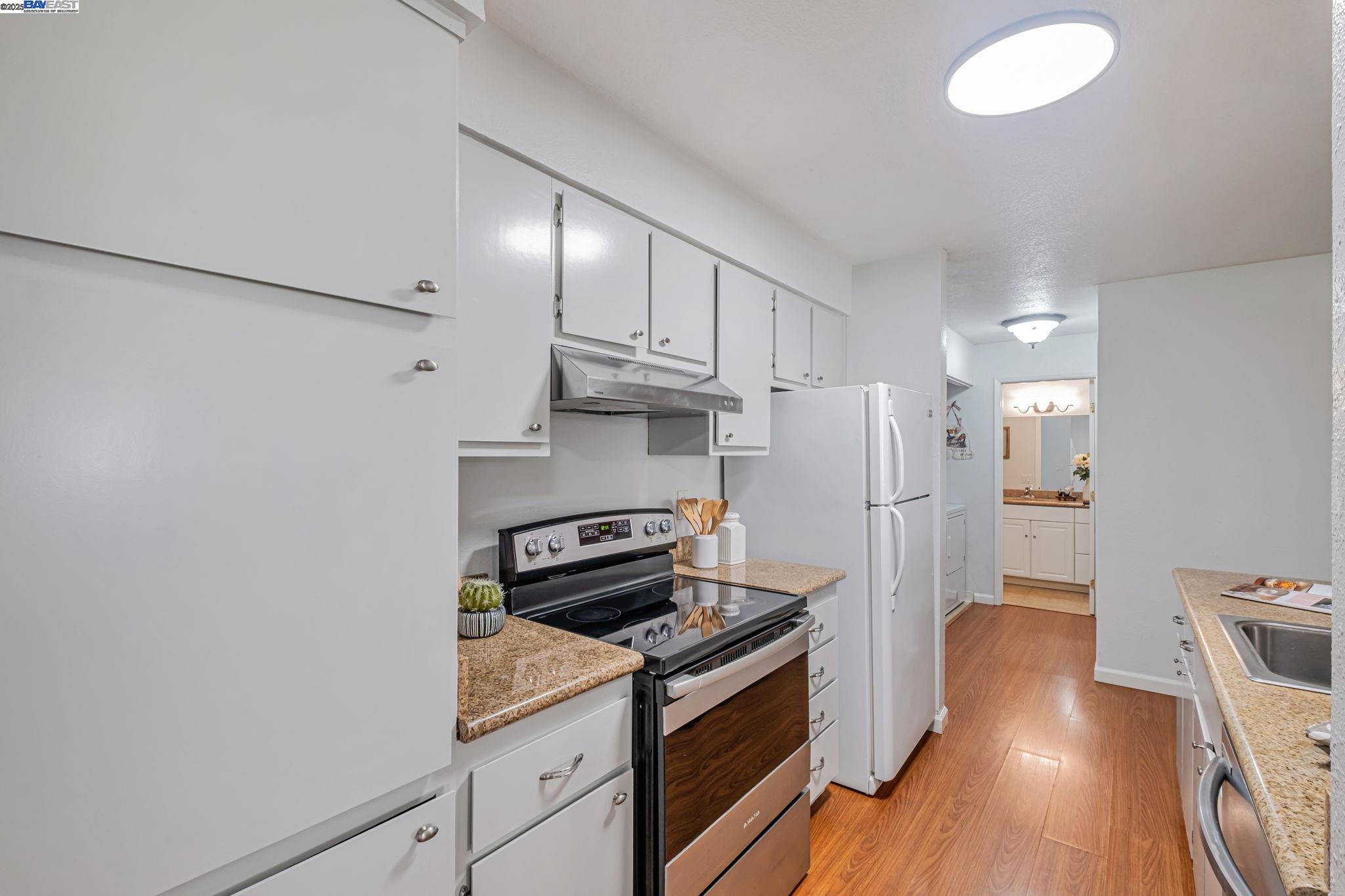 Detail Gallery Image 7 of 46 For 39199 Guardino Drive #179,  Fremont,  CA 94538 - 2 Beds | 2 Baths