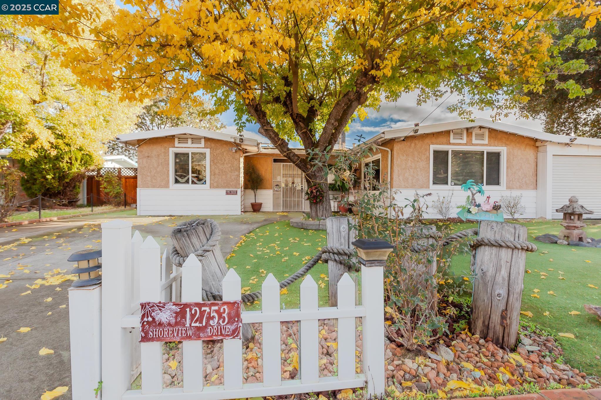 Detail Gallery Image 2 of 60 For 12753 Shoreview, Clearlake Oaks,  CA 95423 - 3 Beds | 2 Baths
