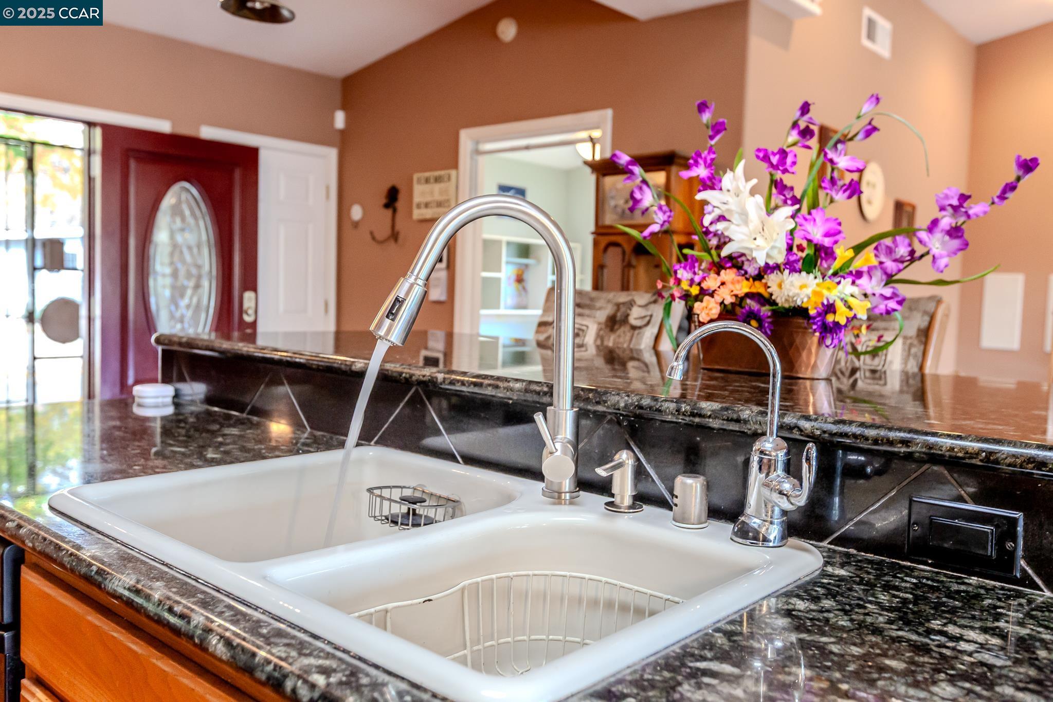 Detail Gallery Image 10 of 60 For 12753 Shoreview, Clearlake Oaks,  CA 95423 - 3 Beds | 2 Baths